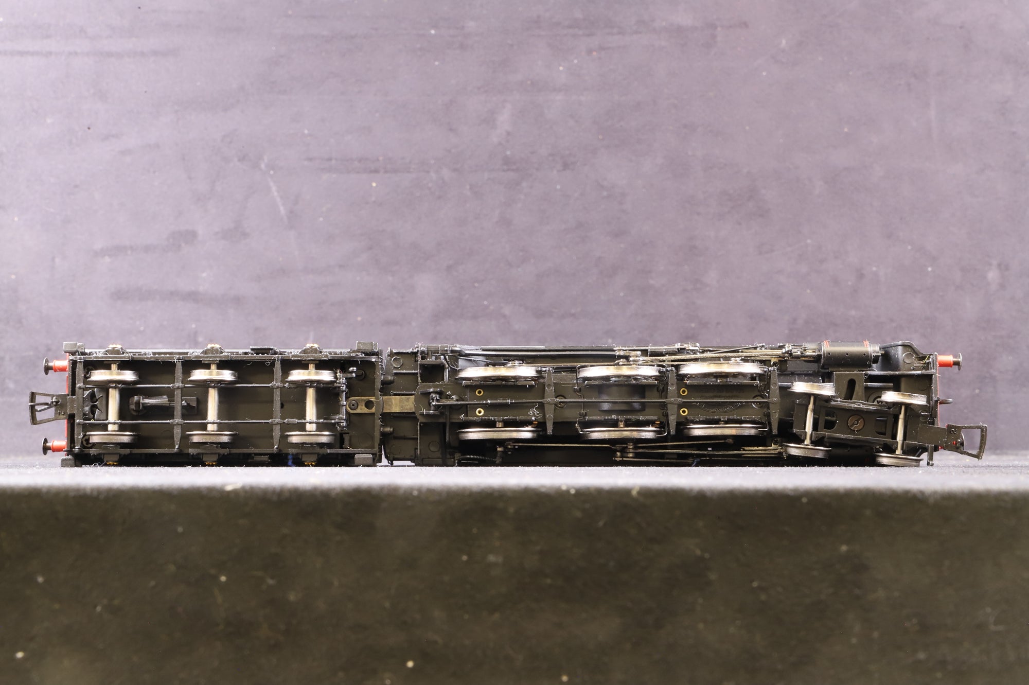 Bachmann OO 32-503 Standard 5MT 73030 in BR Black w/ BR1 Tender & Early Crests