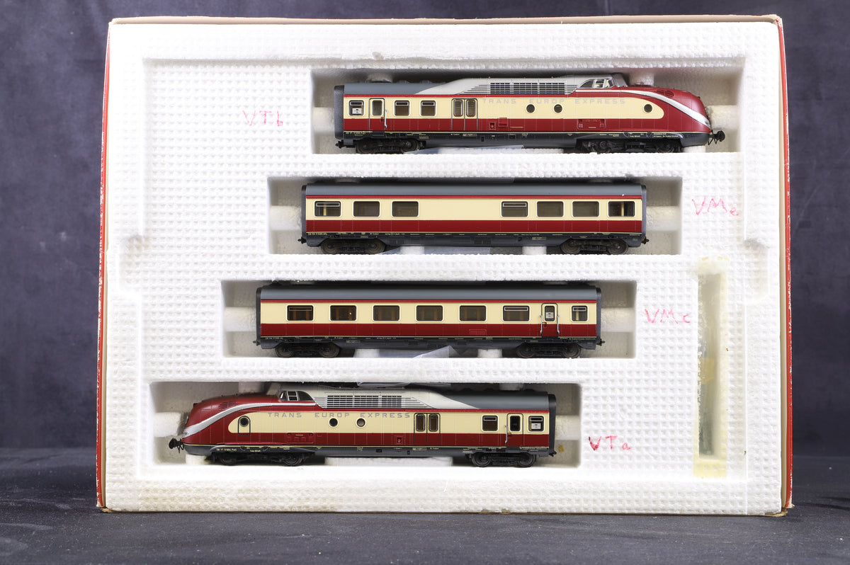 Roco HO 04183A &amp; 04070A BR VT 11.5 (VT601) TEE 7 Car Train Pack