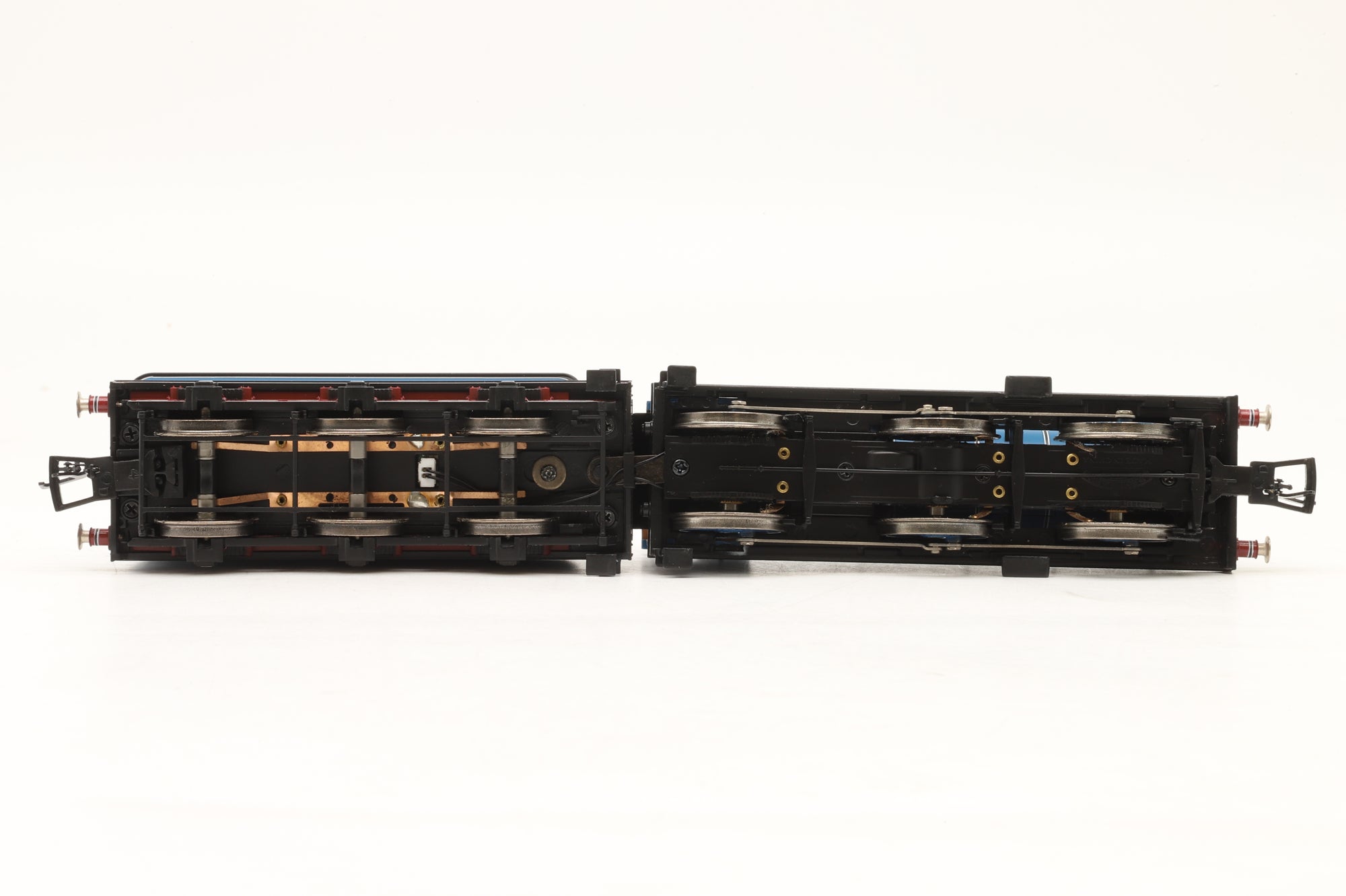 Bachmann OO 35-280Z Caledonian Class No. 812 828 Caledonian Railway Lined Blue Rails Exclusive