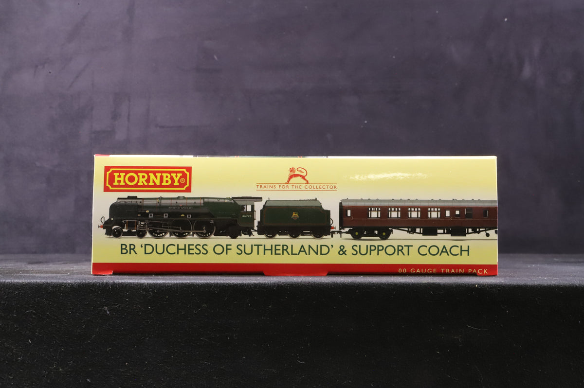 Hornby OO R3221 BR &#39;Duchess of Sutherland&#39; &amp; Support Coach Train Pack
