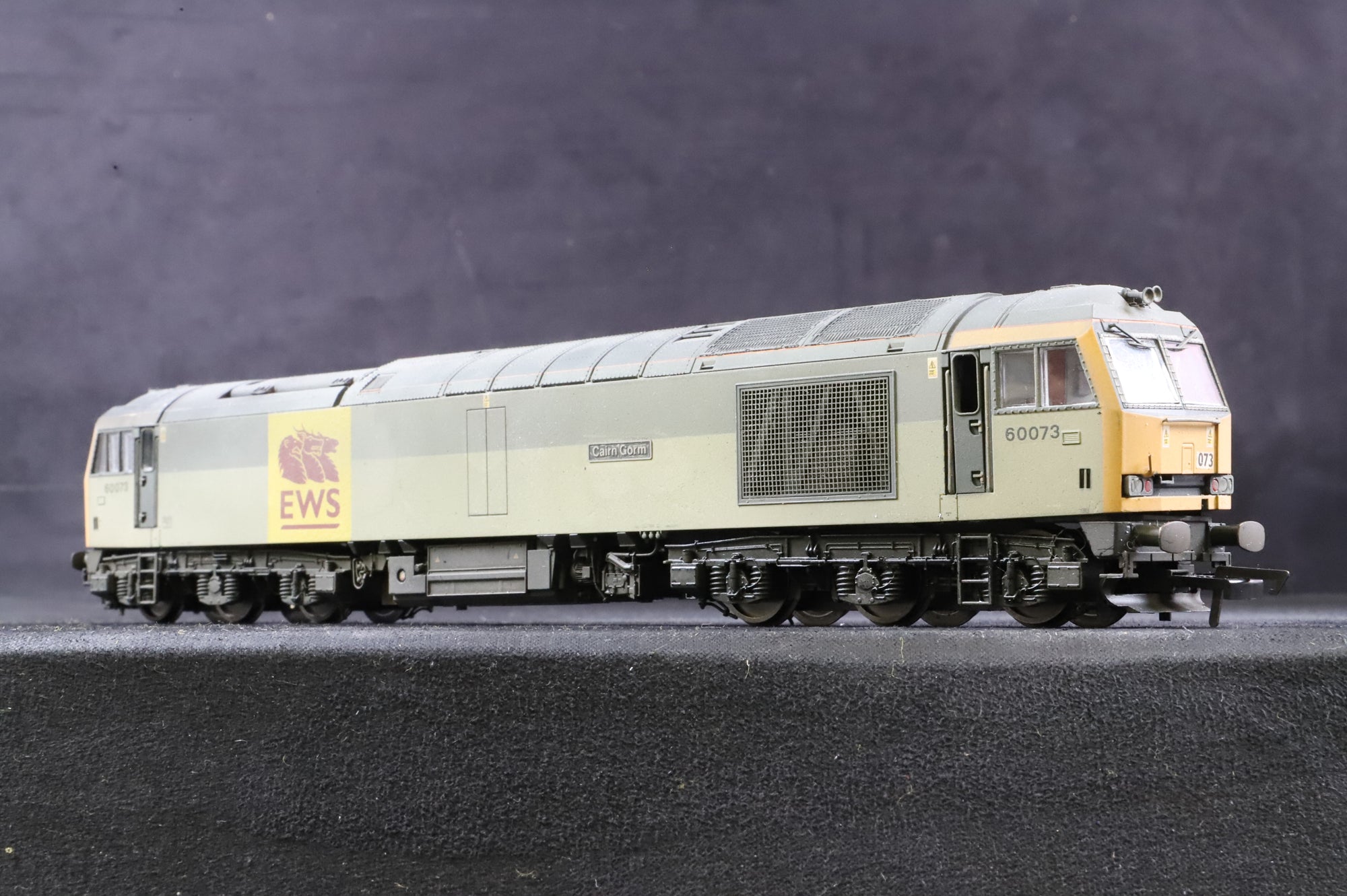 WORKSHOP Hornby OO Class 60 60073 'Cairn Gorm' in De-Branded BR Railfrieght EWS Livery - Weathered