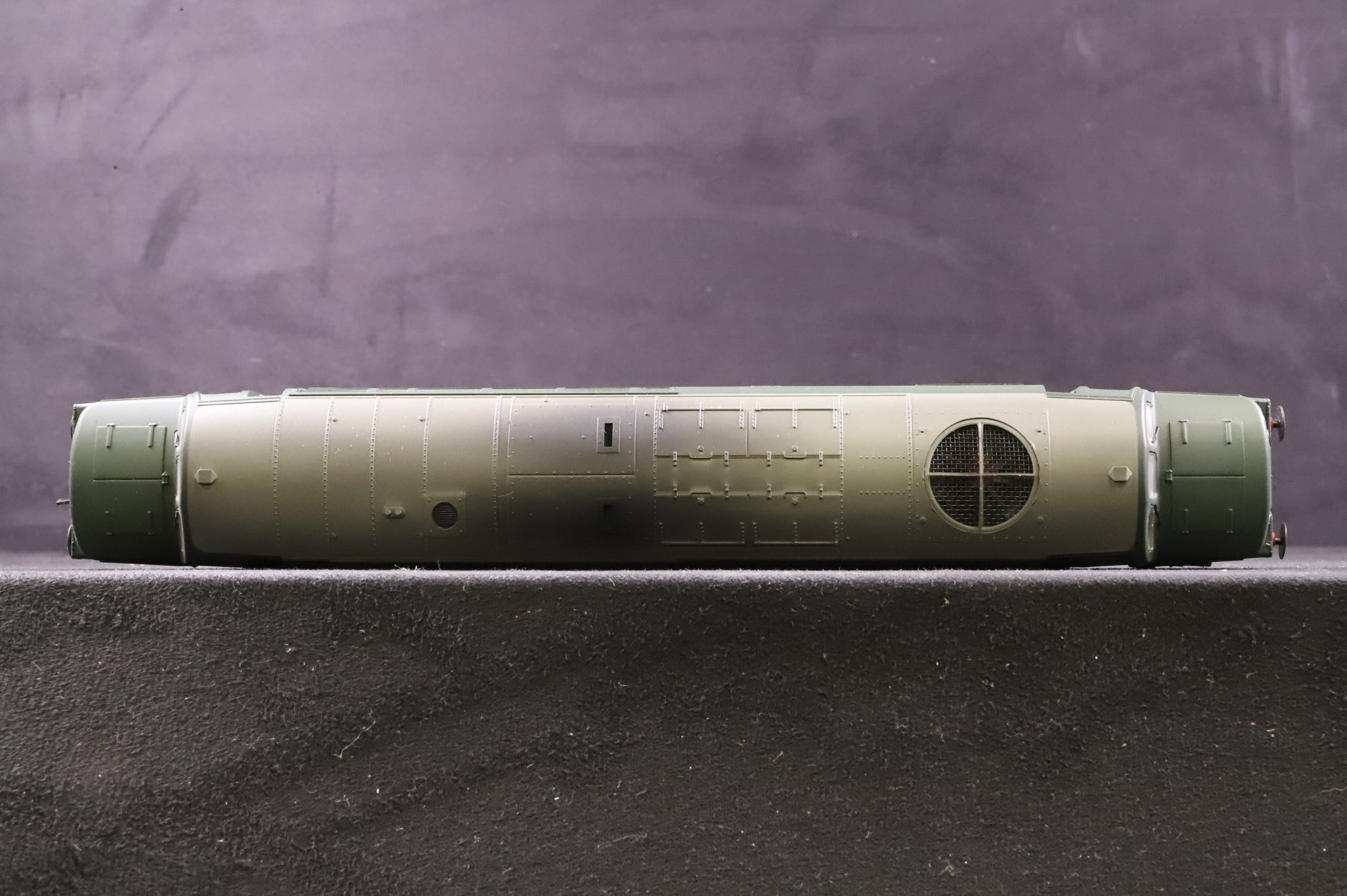 Bachmann OO 32-776 Class 37/0 Diesel 'D6707' BR Green Split Headcode Weathered