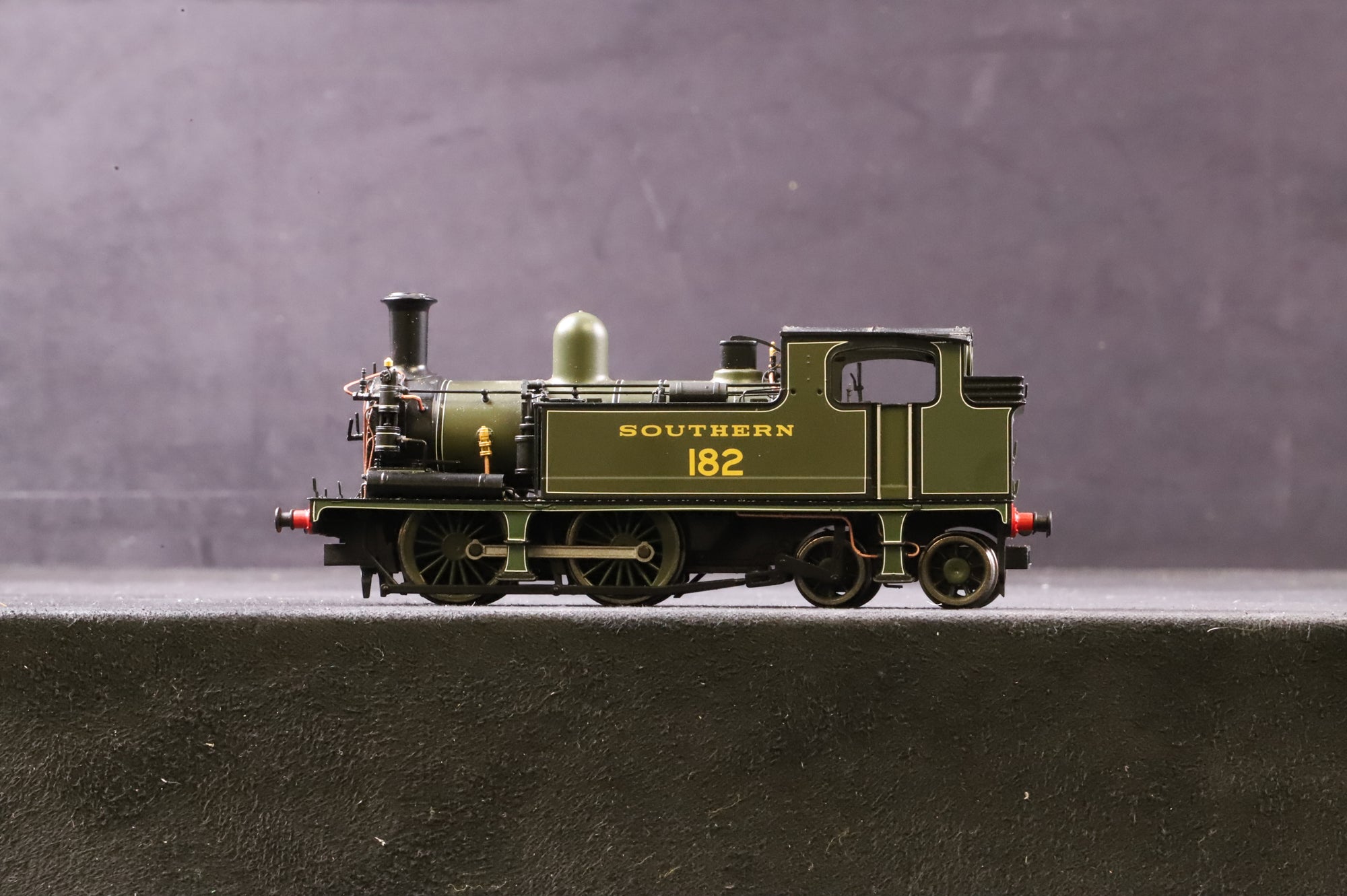 EFE Rail OO E85007 LSWR Adams O2 '182' SRR Maunsell Green DCC Fitted
