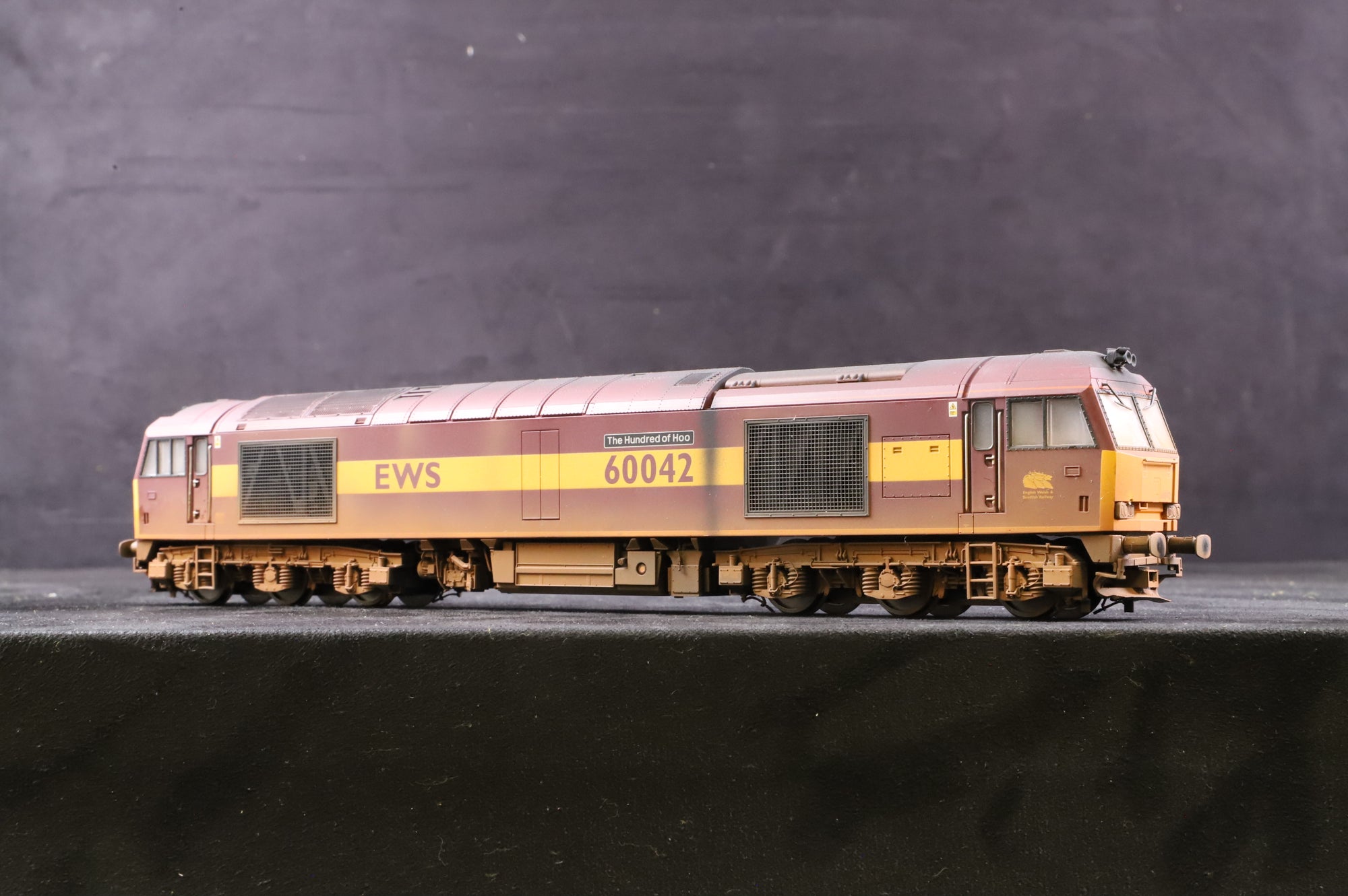 Hornby OO R2899XS EWS Co-Co Diesel Electric Class 60 '60042' 'The Hundred Of Hoo', Weathered & DCC Sound