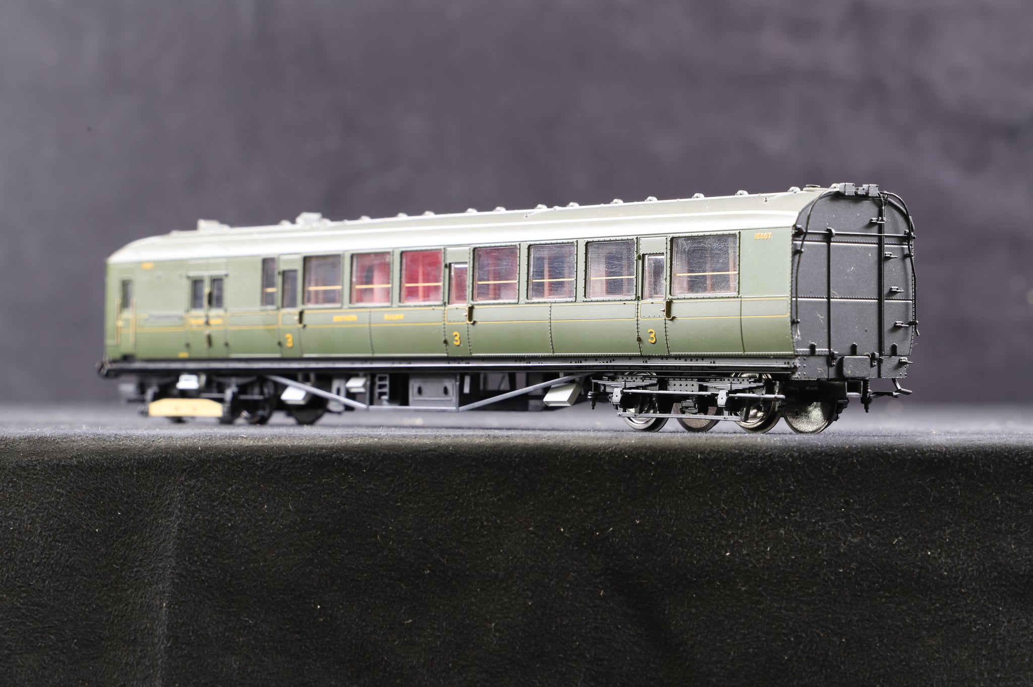 Integrerte Rails Bil Hornby OO Southern Railway 2-BIL ‘2041’ Train Pack - Clark Railworks