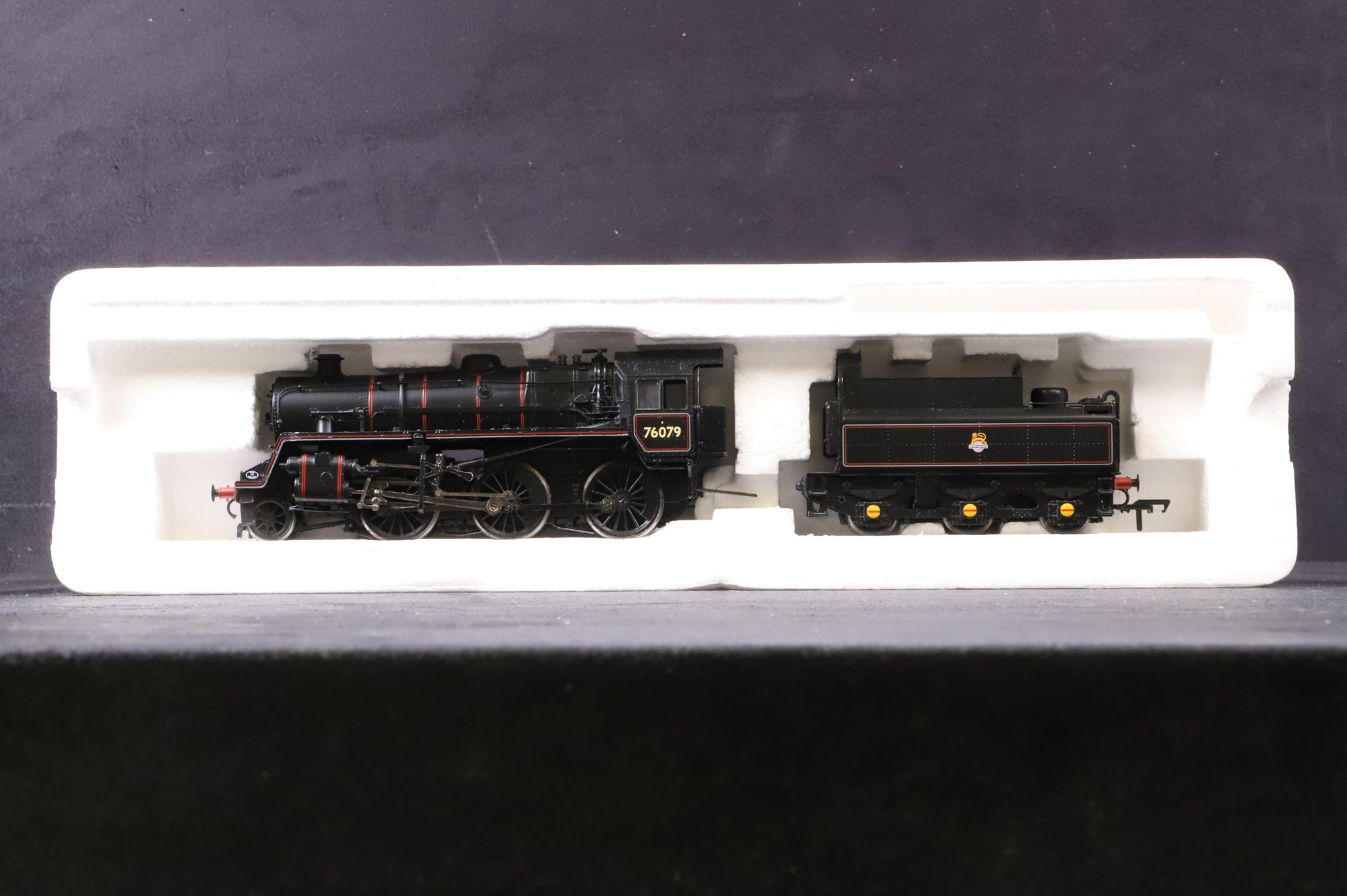 Bachmann OO 32-952A Standard Class 4MT '76079' BR2 Tender