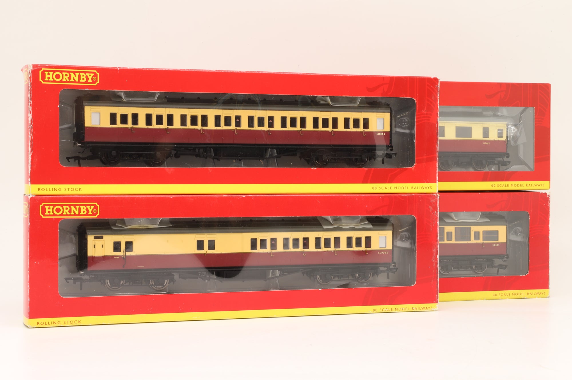 Hornby OO Rake Of 4 BR Maunsell Crimson & Cream Coaches Inc. R4835, R4343B, R4343A & R4349A