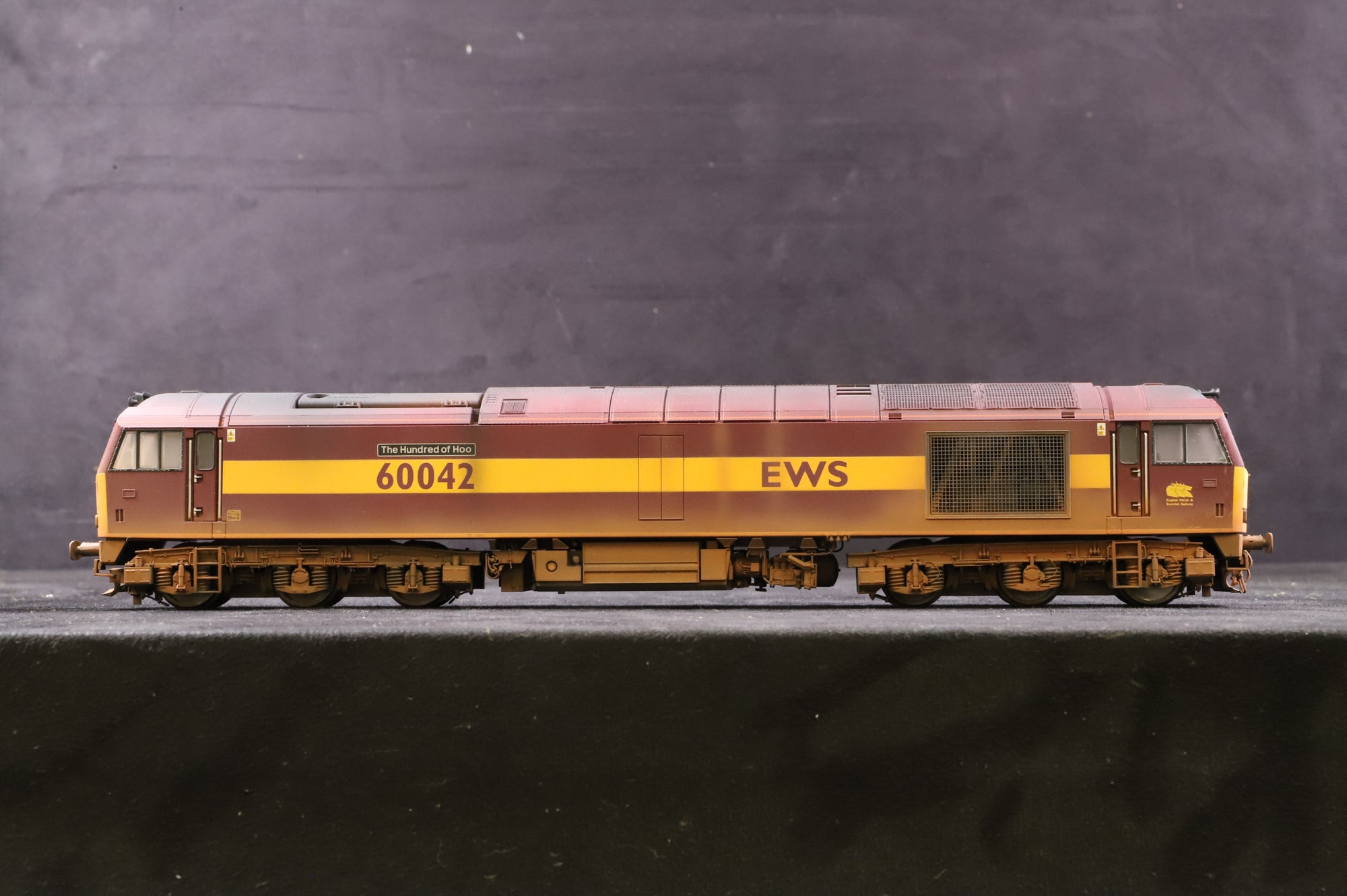 Hornby OO R2899XS EWS Co-Co Diesel Electric Class 60 '60042' 'The Hundred Of Hoo', Weathered & DCC Sound