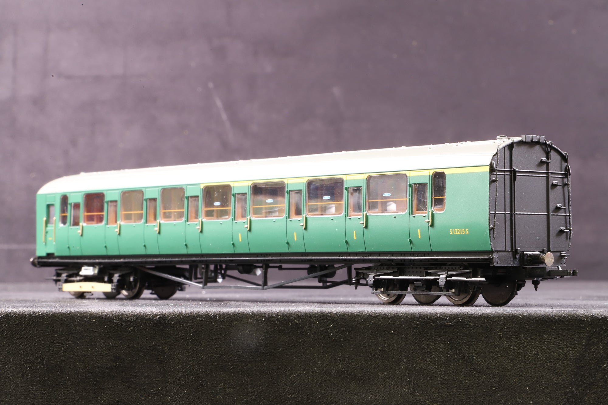 Hornby OO R3290A 2-HAL '2630' BR Green