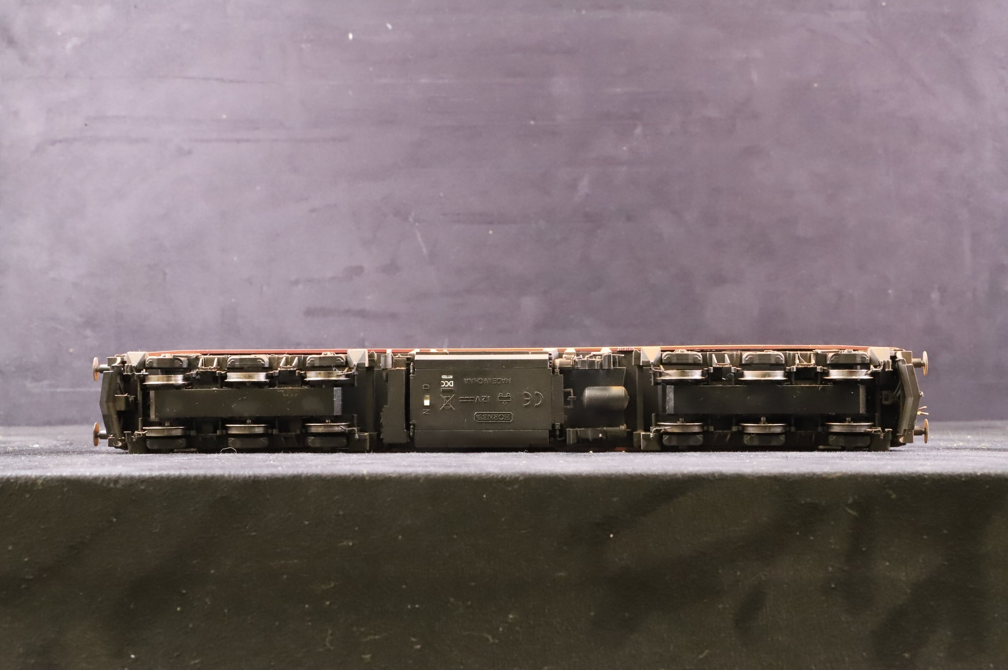 Hornby OO R2899XS EWS Co-Co Diesel Electric Class 60 '60042' 'The Hundred Of Hoo', Weathered & DCC Sound