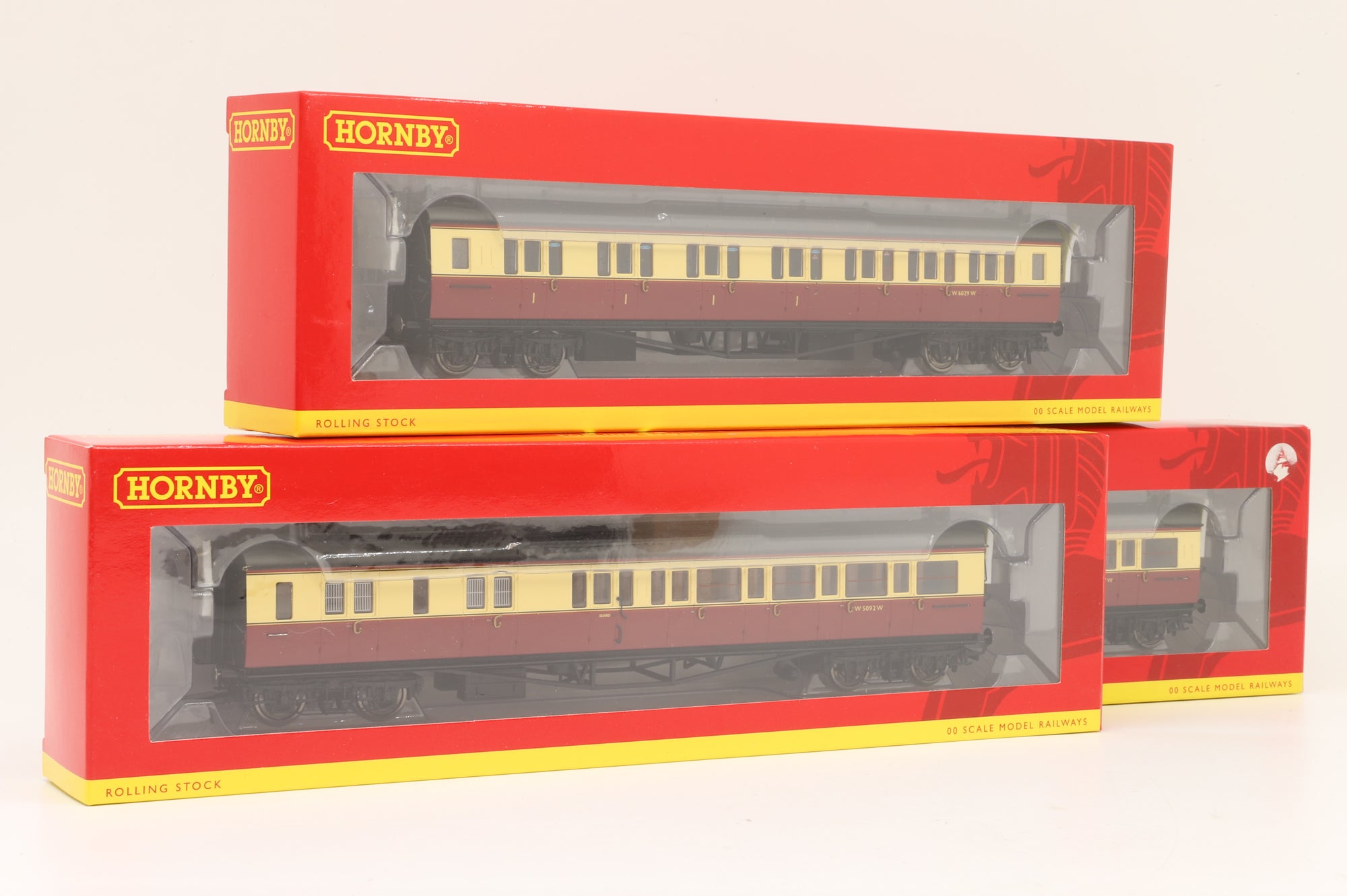 Hornby OO Rake Of 3 BR Collett Coaches Inc. R4684, R4688 & R4686