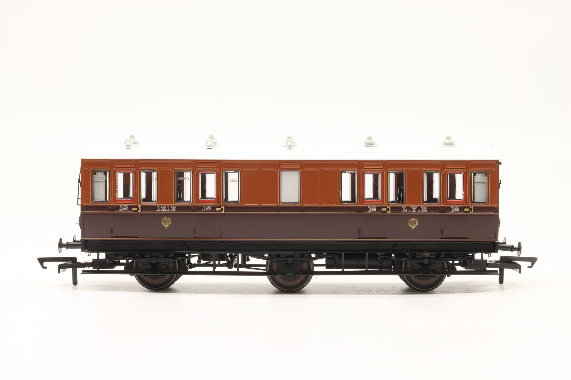 Hattons OO H4-6T-1101/1101A Rake of 2x 6-Wheel Genesis Coaches in L&Y Brown/Umber