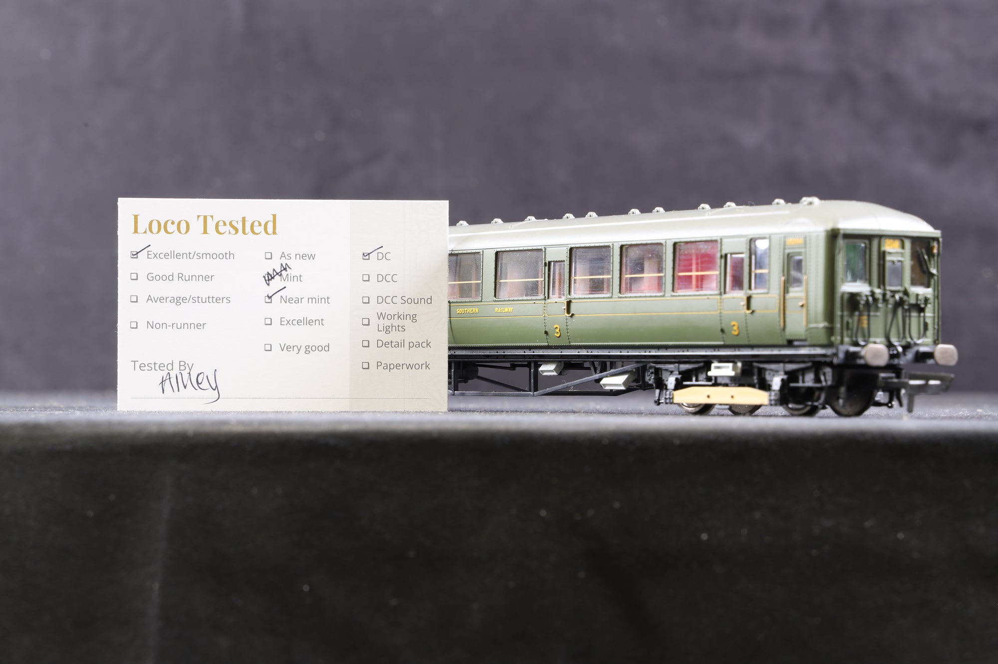 Hornby OO Southern Railway 2-BIL ‘2041’ Train Pack