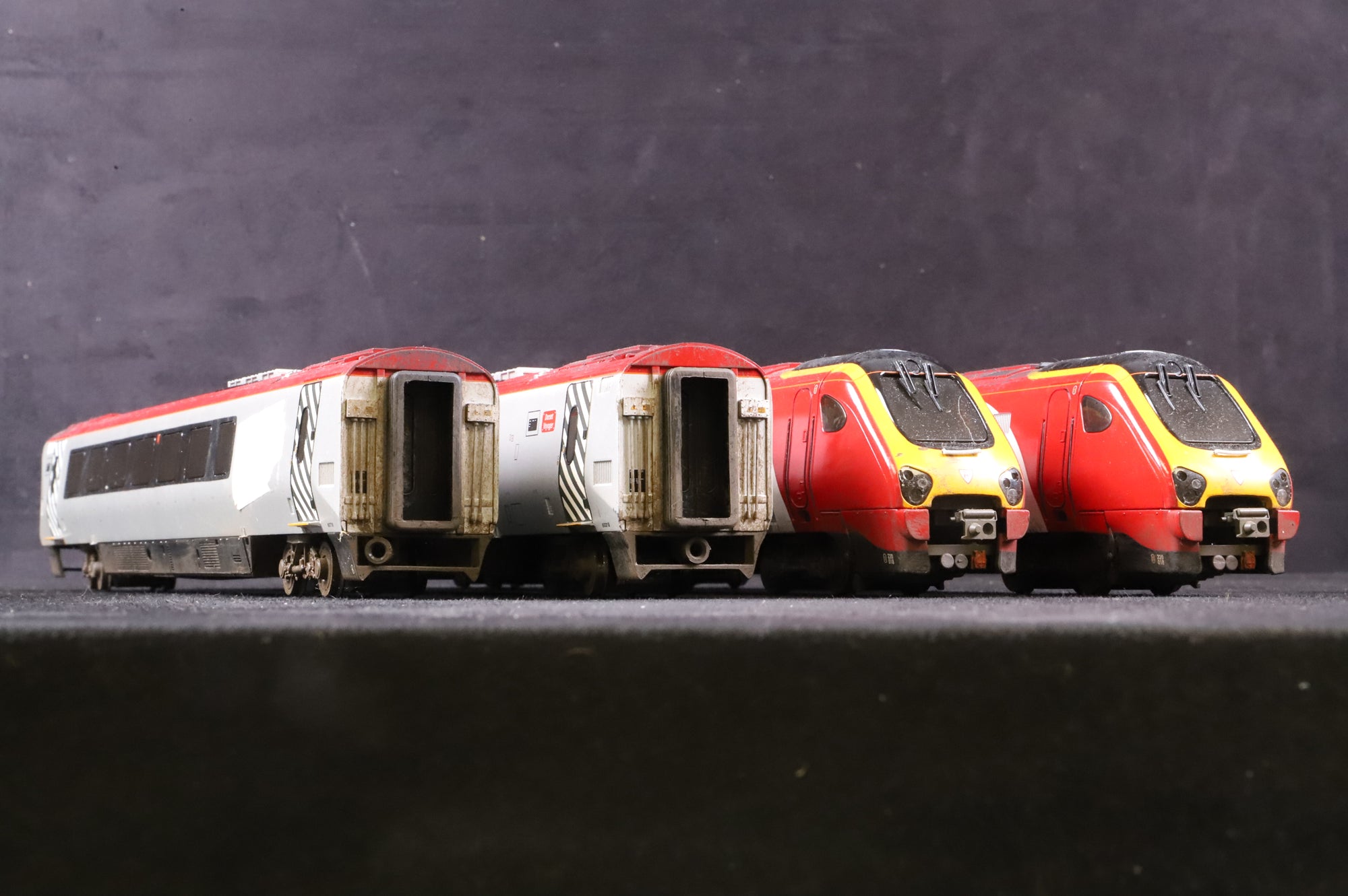 WORKSHOP Bachmann OO Class 220 4 Car Voyager Set Weathered