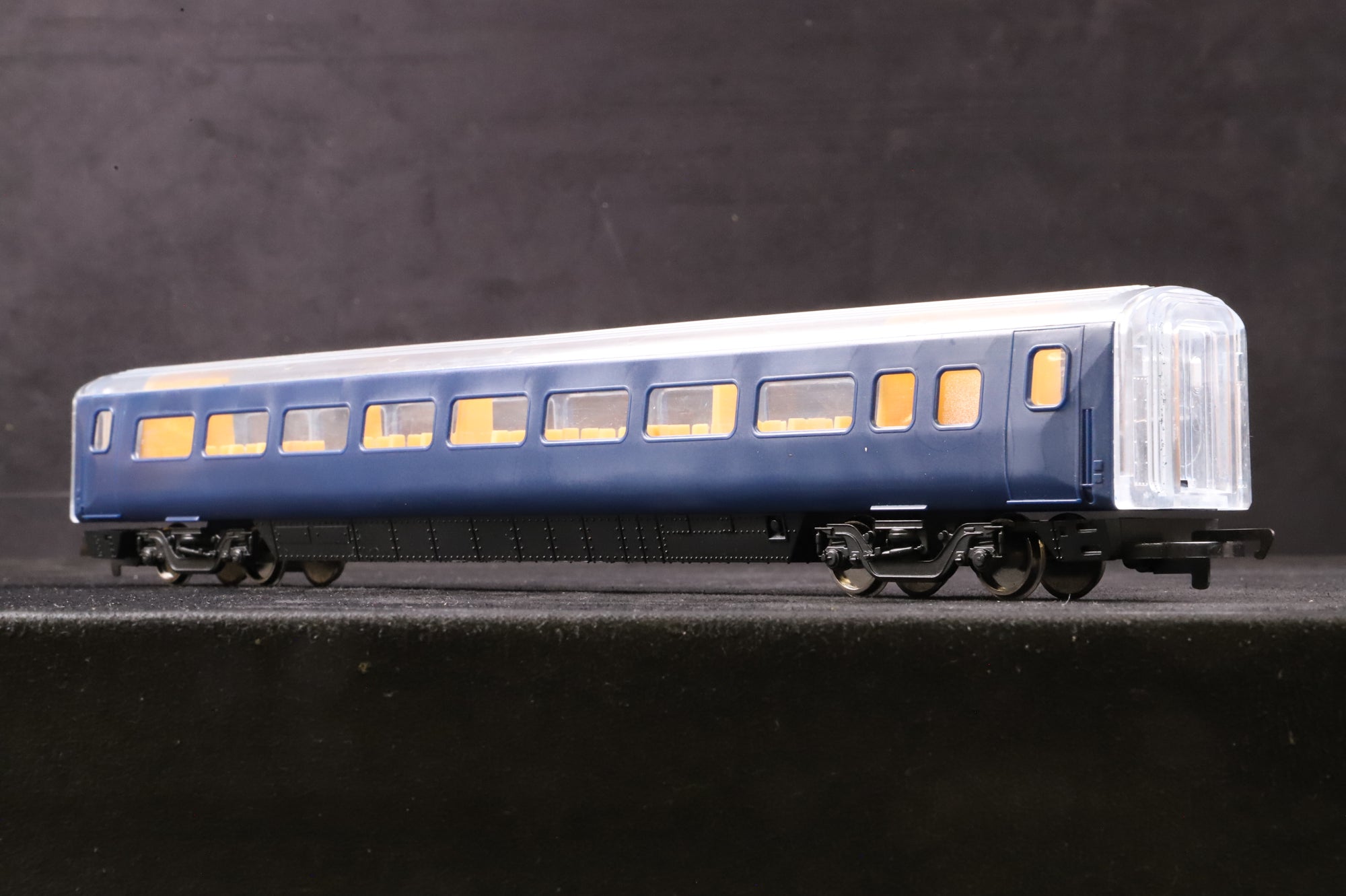 Hornby OO R4075B Mk4 Pre-Production Coach