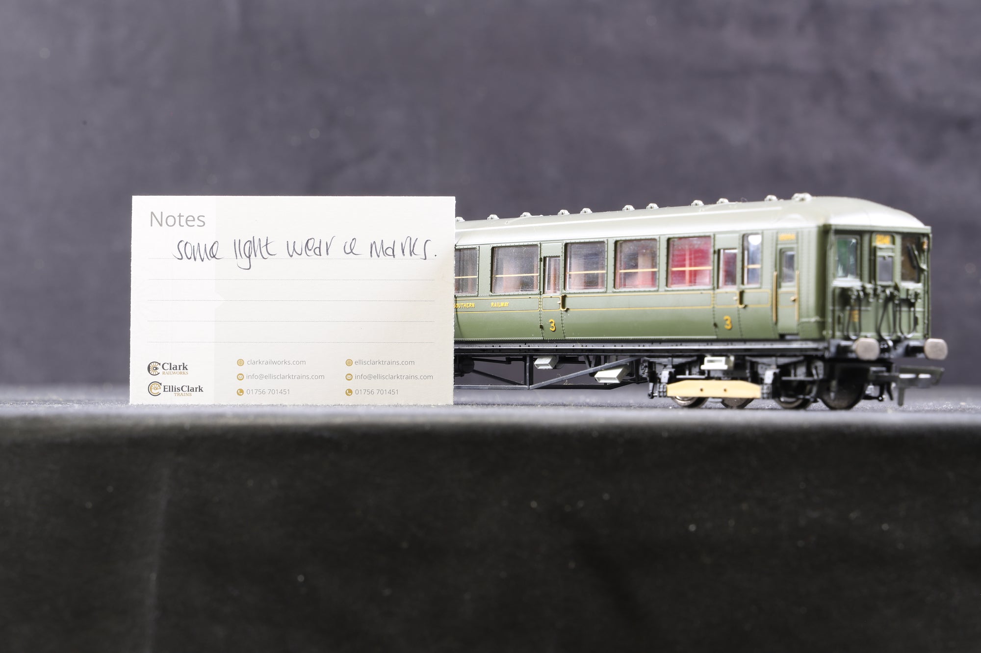 Hornby OO Southern Railway 2-BIL ‘2041’ Train Pack