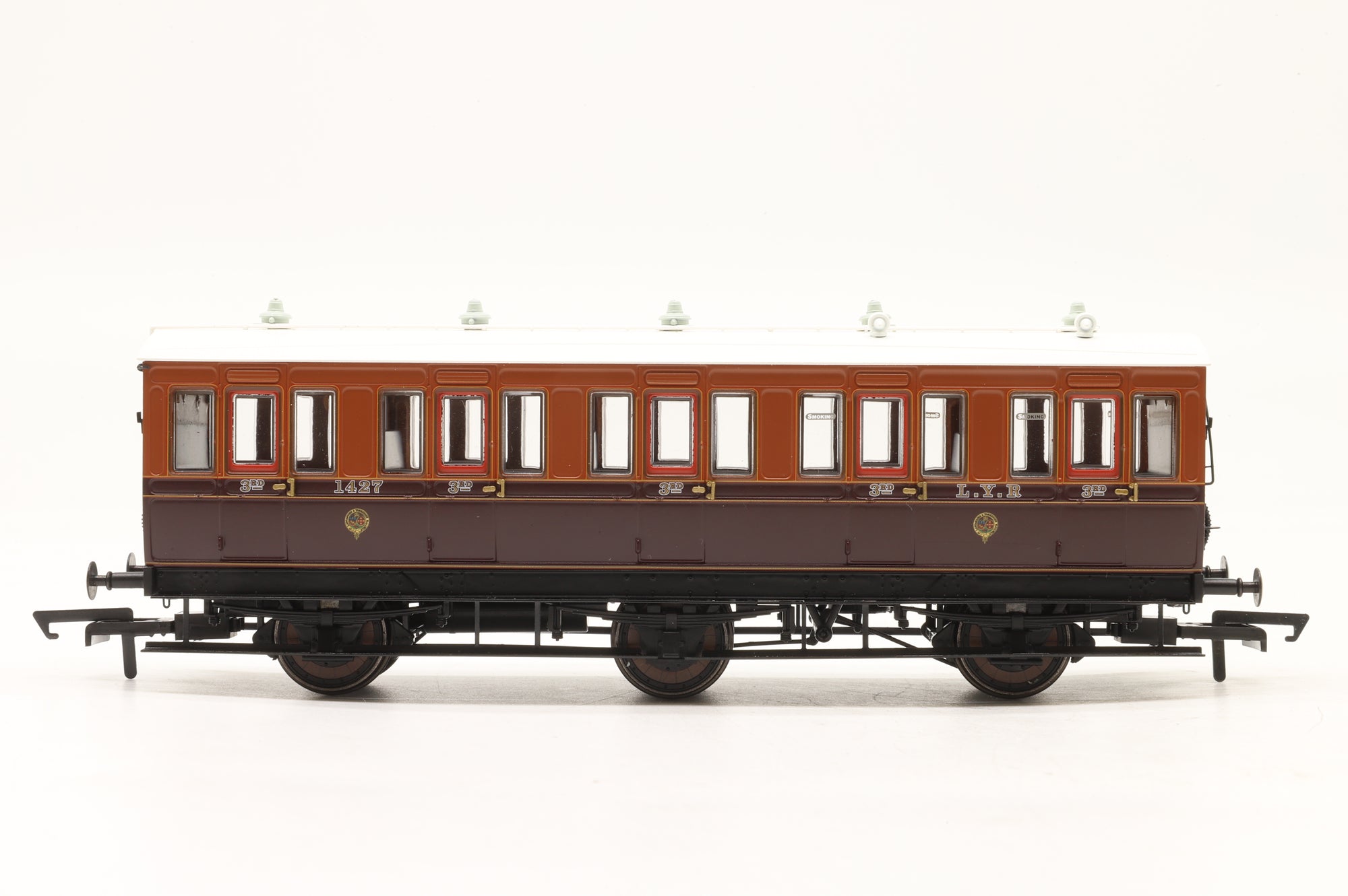 Hattons OO H4-6T-1101/1101A Rake of 2x 6-Wheel Genesis Coaches in L&Y Brown/Umber