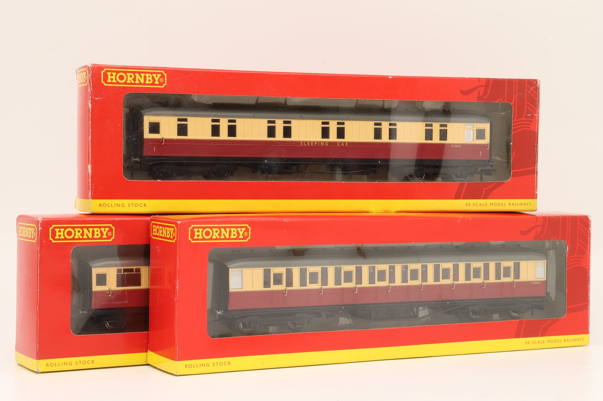Hornby OO Rake Of 3 Gresley Coaches BR Crimson & Cream Inc. R4181A, R4262A & R4178