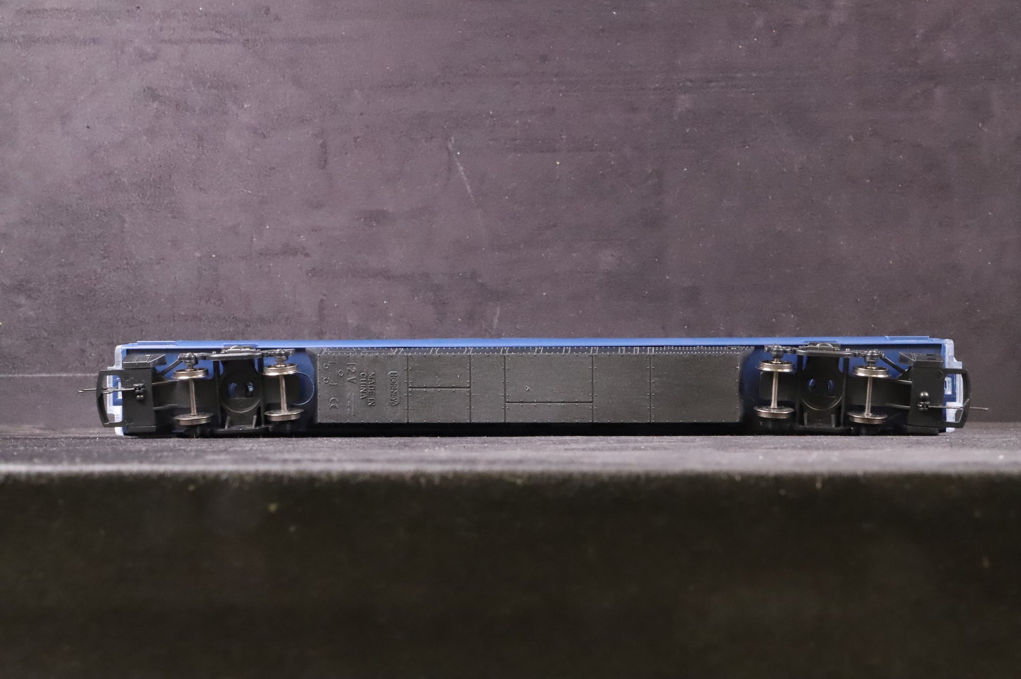 Hornby OO R4075B Mk4 Pre-Production Coach