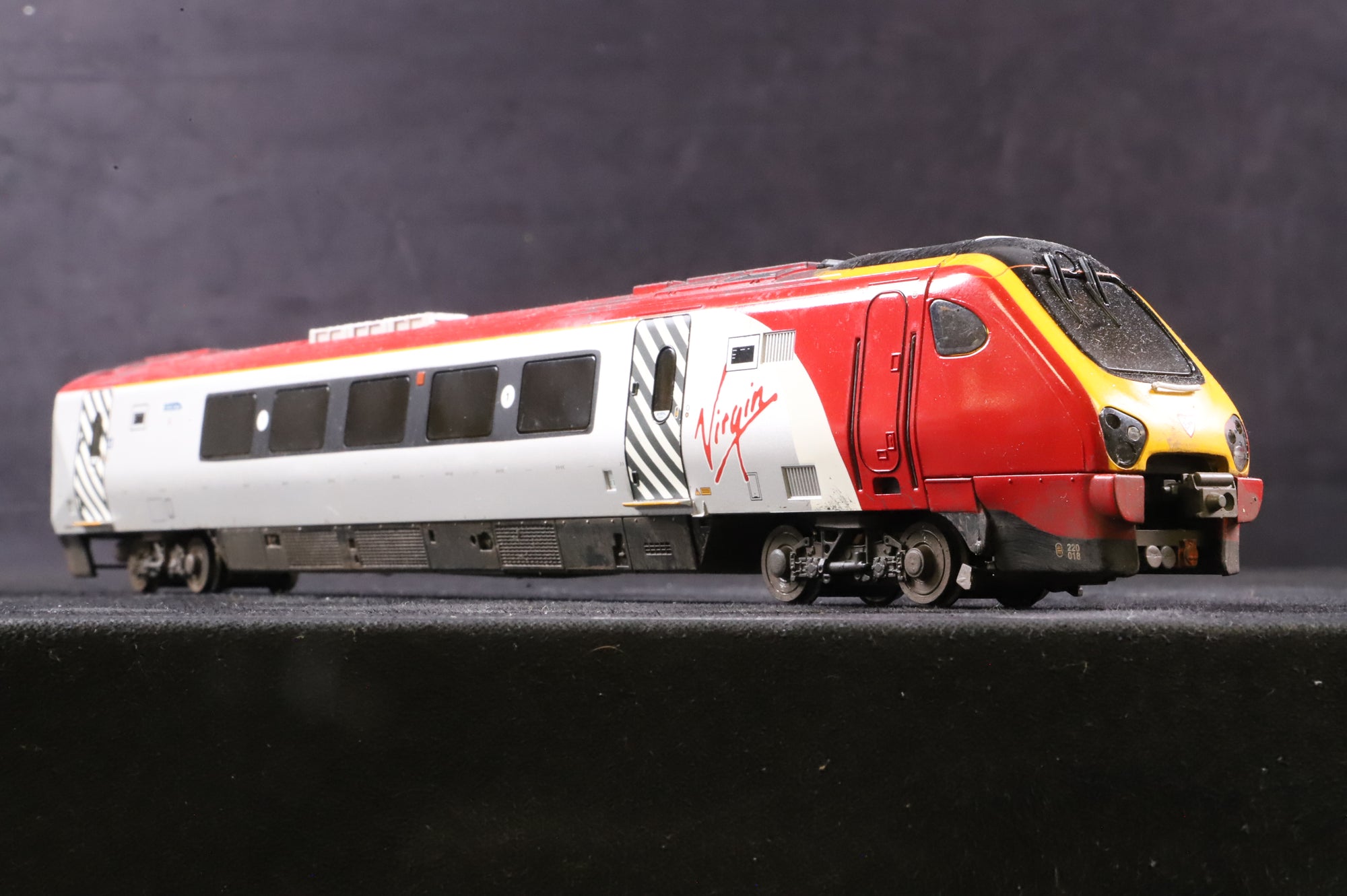 WORKSHOP Bachmann OO Class 220 4 Car Voyager Set Weathered