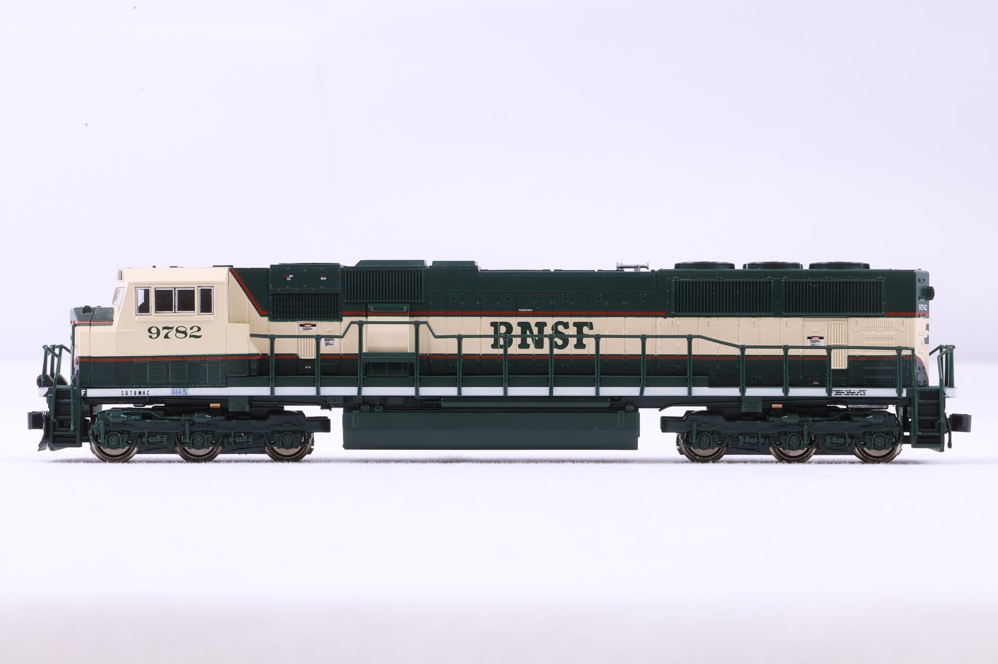 Kato N 176-6301 SD70MAC BNSF '9782'