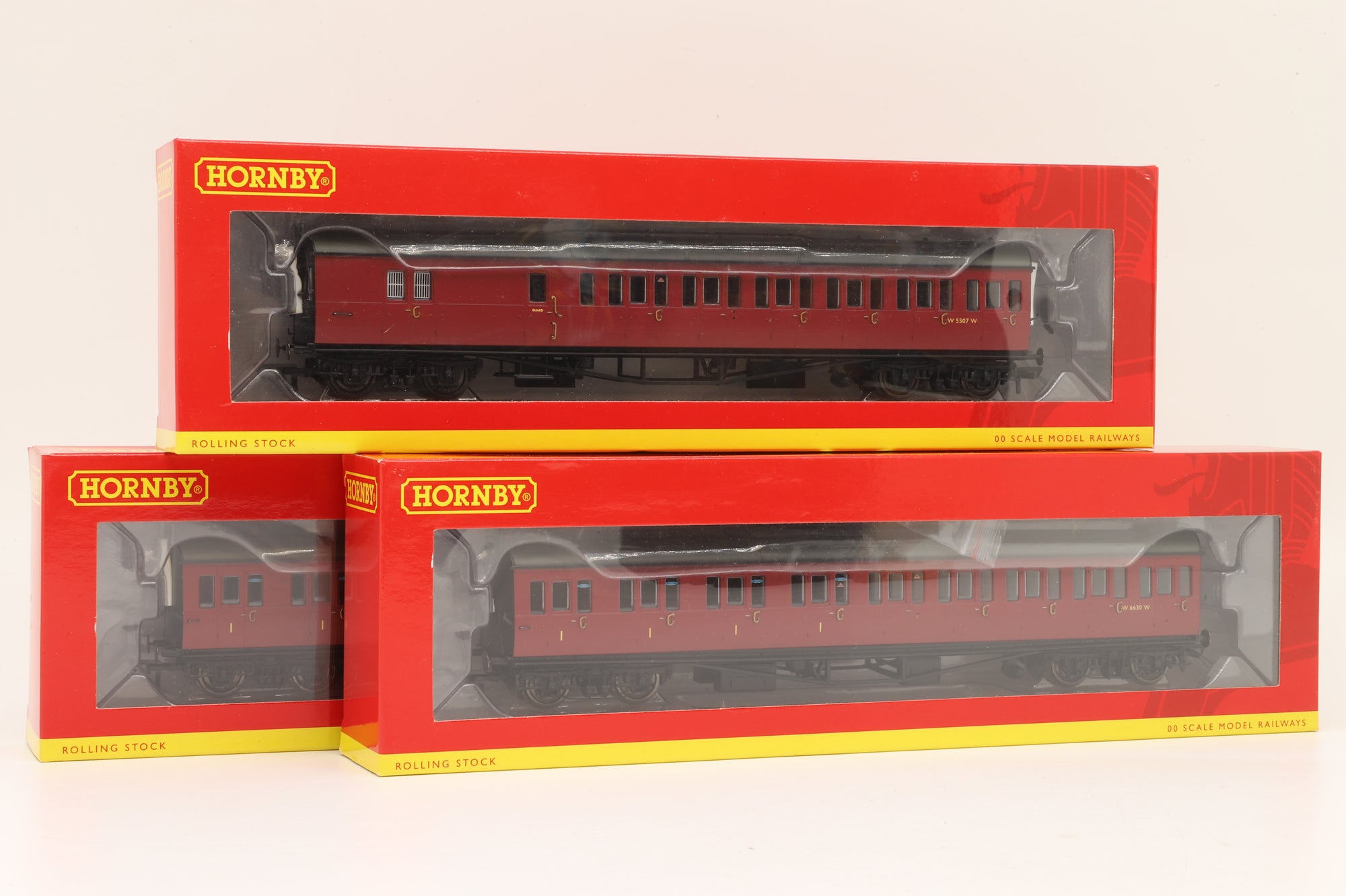 Hornby OO Rake Of 3 BR Collett Suburban BR Crimson Coaches Inc. R4878, R4879 & R4880