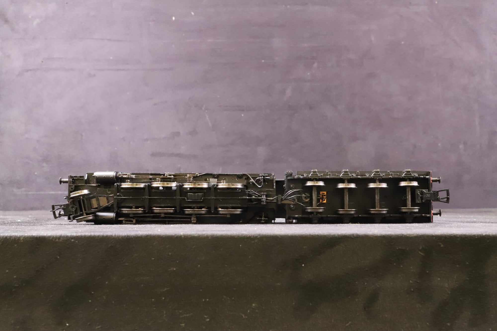 Bachmann OO 32-254A WD Austerity 2-8-0 '77003' LNER Plain Black