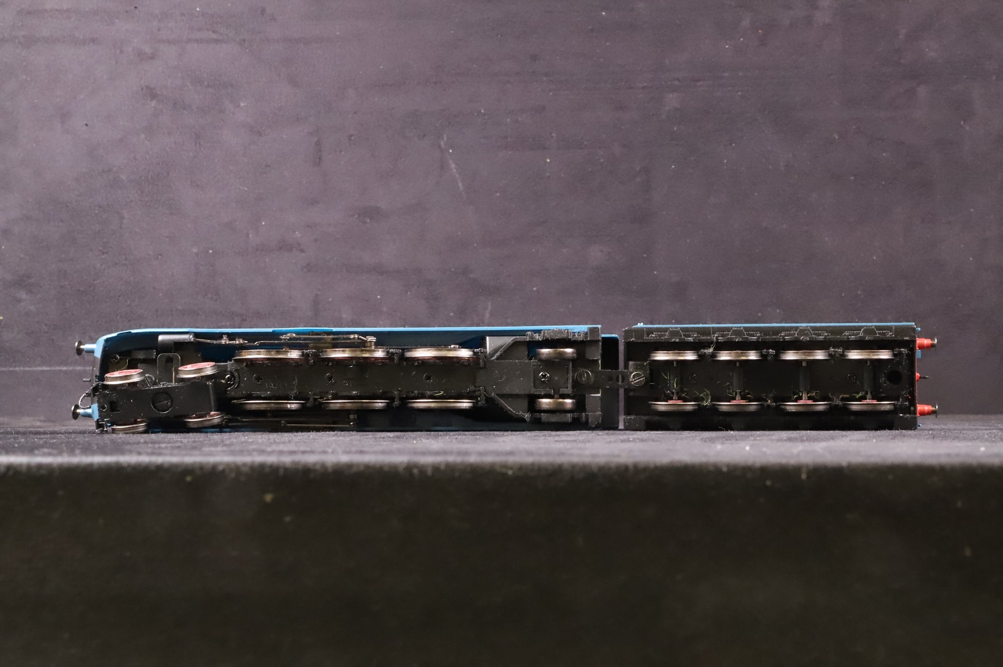 WORKSHOP Hornby OO Class A4 4468 'Mallard' in LNER Blue
