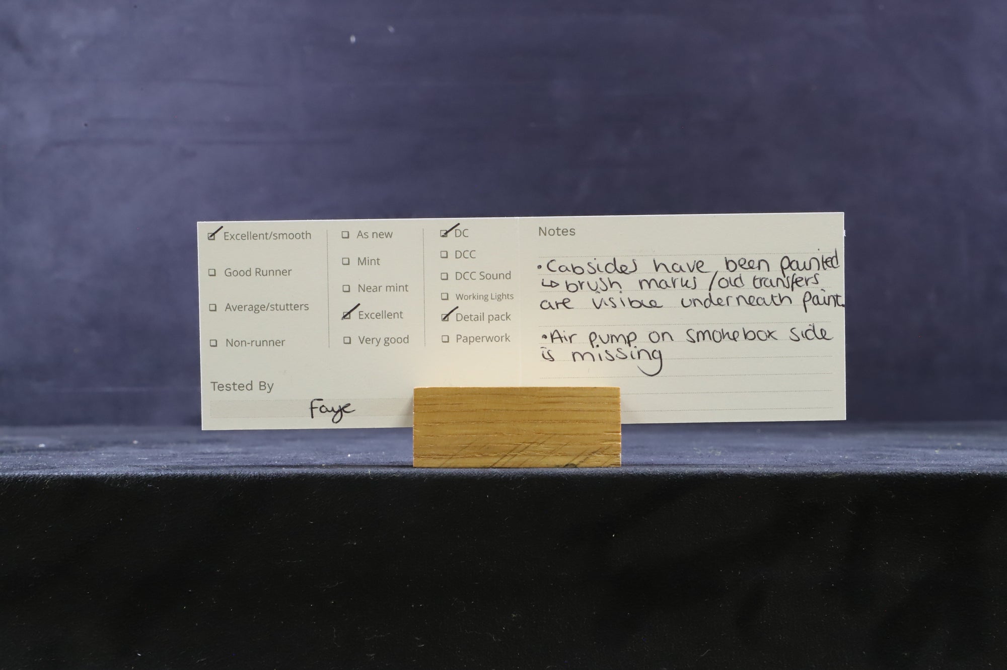 Bachmann OO 32-254A WD Austerity 2-8-0 '77003' LNER Plain Black