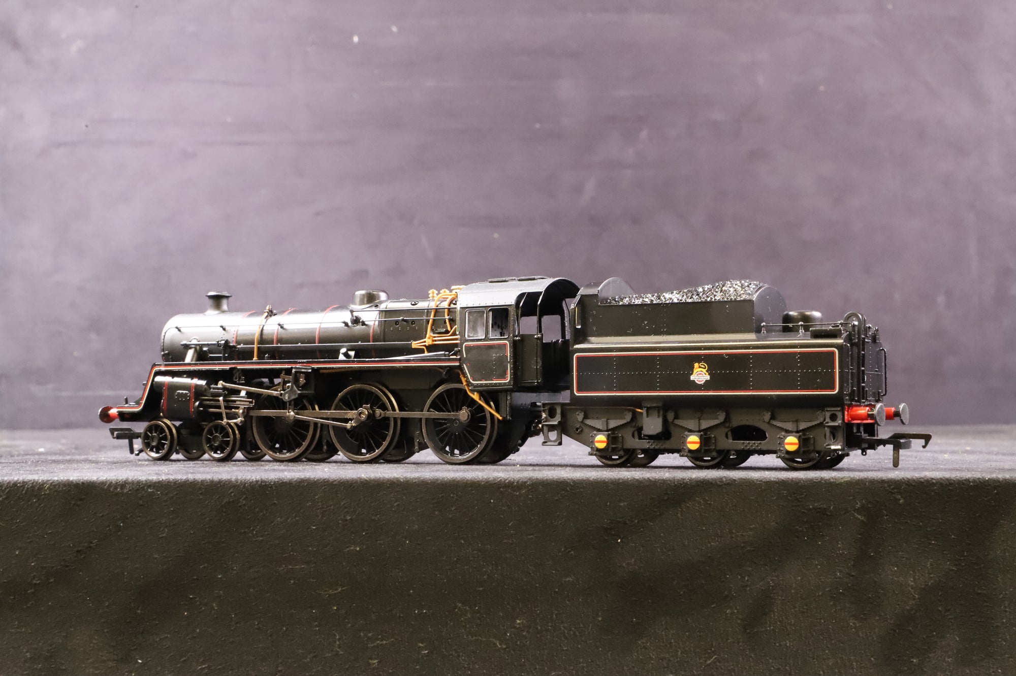Bachmann OO 31-117 BR Standard Class 4MT '75014' BR Lined Black E/C
