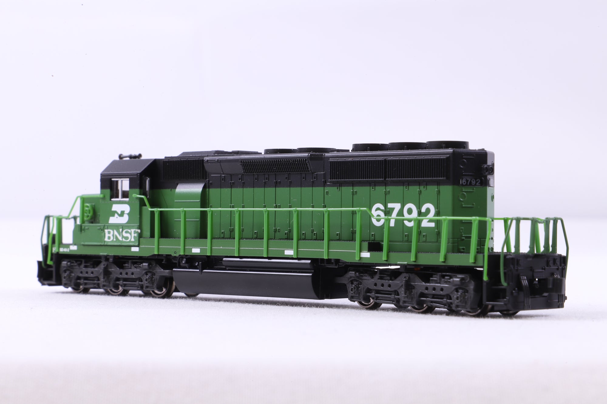 Kato N 176-4960 SD40-2 BNSF '6792'