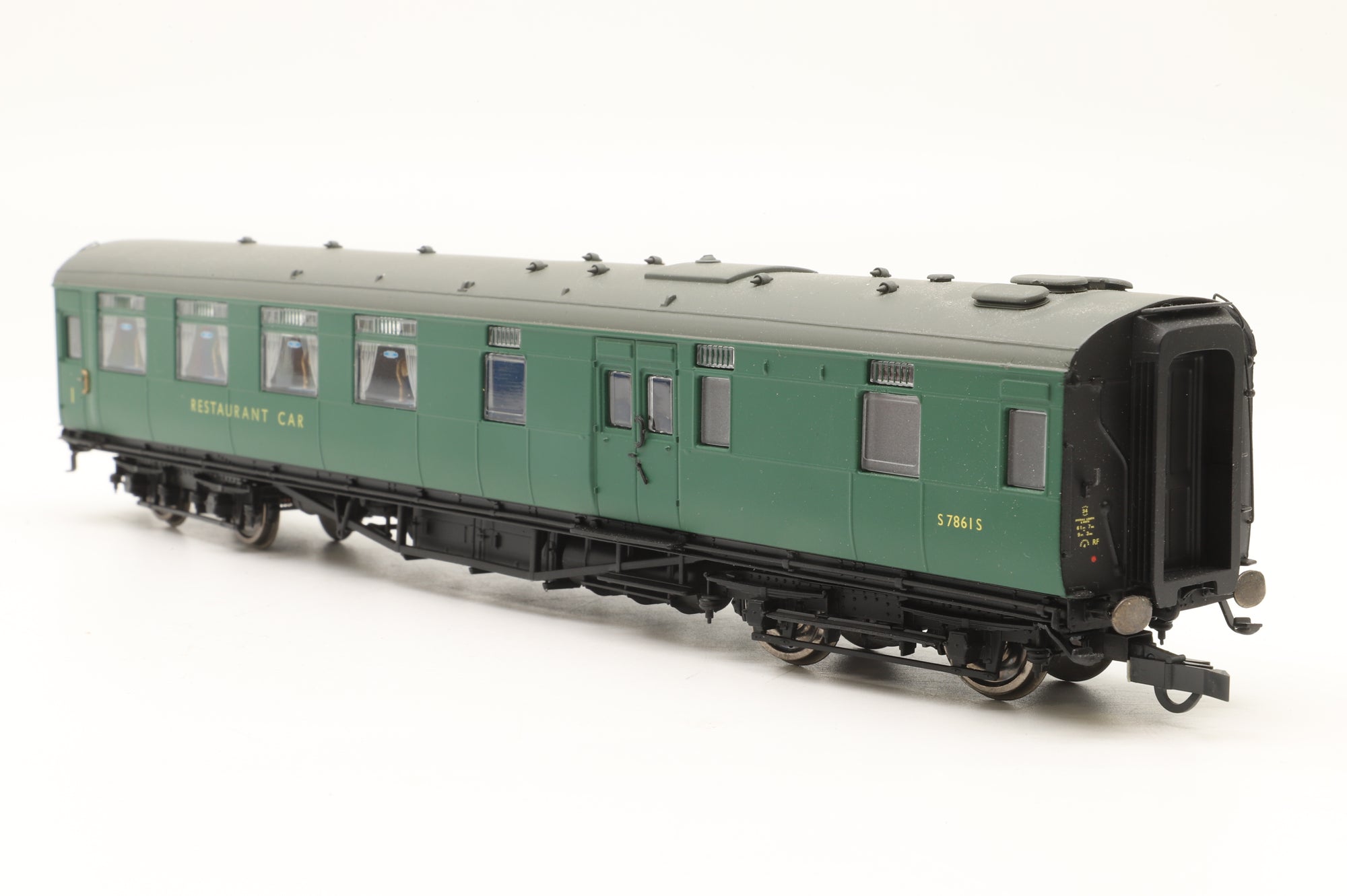 Hornby OO Rake Of 3 SR Green Coaches & CCT Van DCC Lights