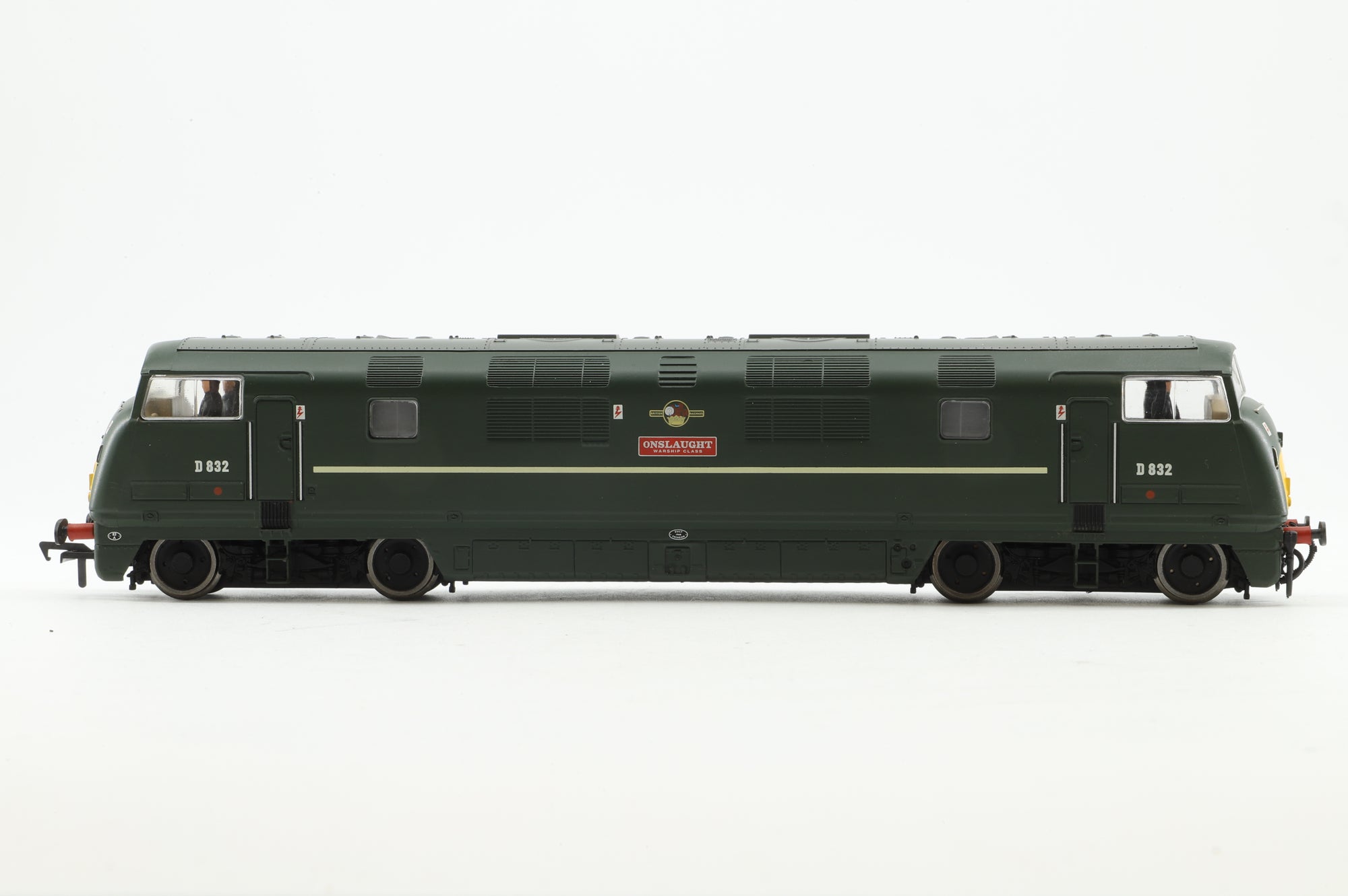 Bachmann OO Class 42 Warship 'D832' 'Onslaught' BR Green L/Crest
