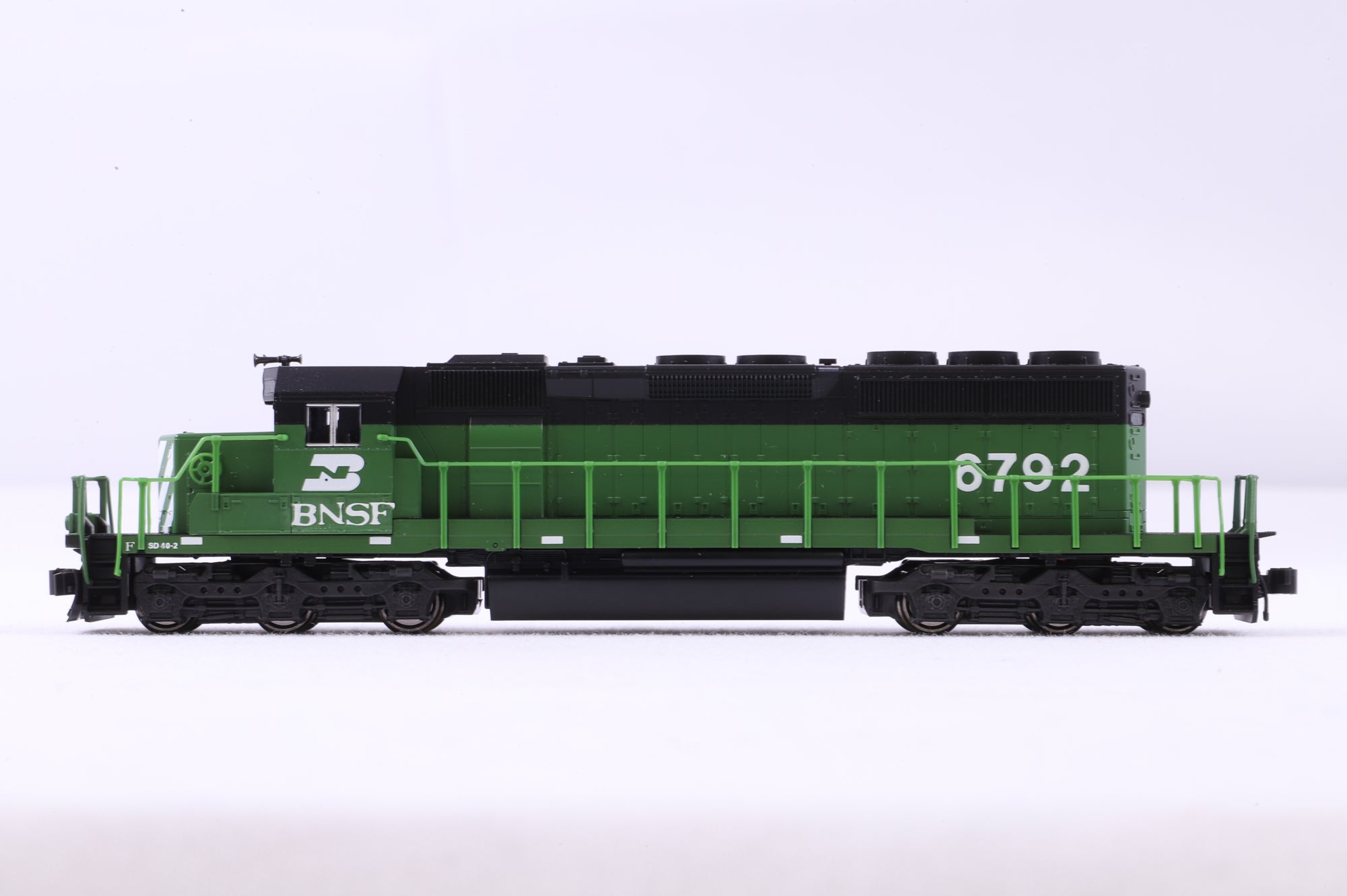Kato N 176-4960 SD40-2 BNSF '6792'