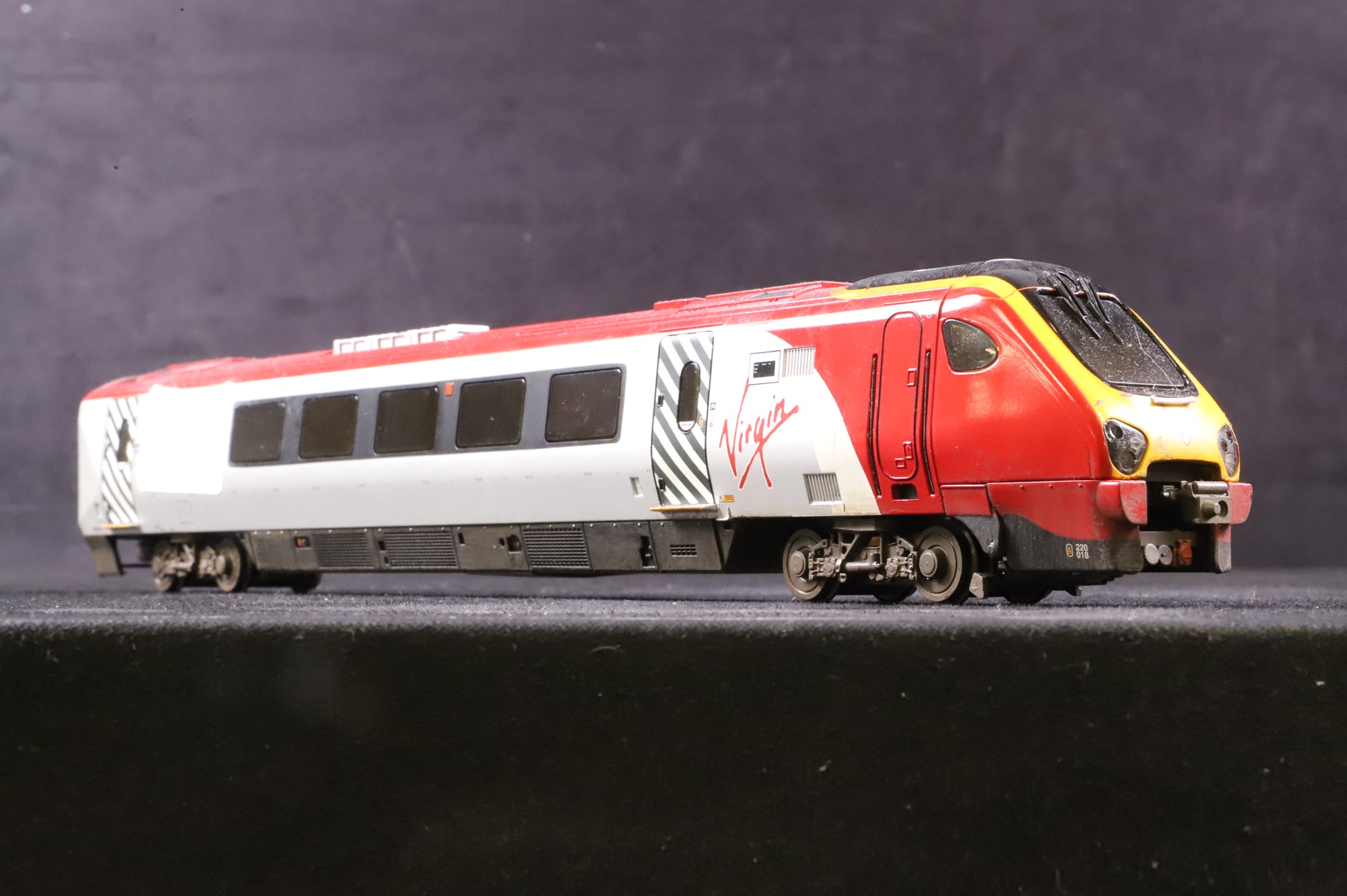 WORKSHOP Bachmann OO Class 220 4 Car Voyager Set Weathered