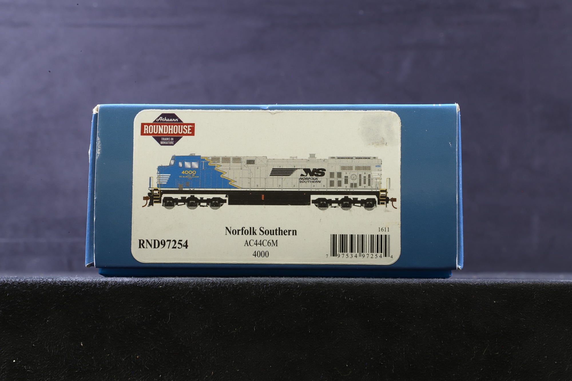 Athearn HO RND97254 AC44C6M No.4000 in Norfolk Southern Livery - DCC Sound