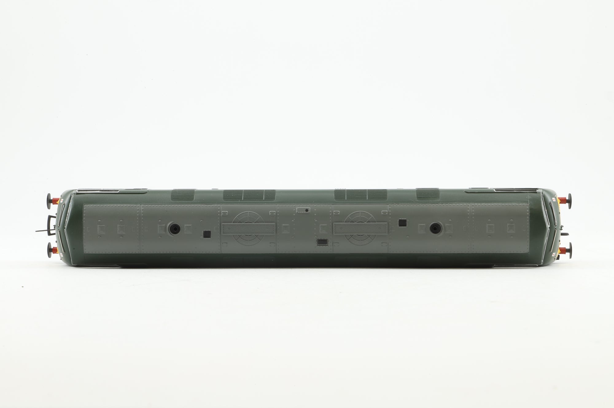 Bachmann OO Class 42 Warship 'D832' 'Onslaught' BR Green L/Crest