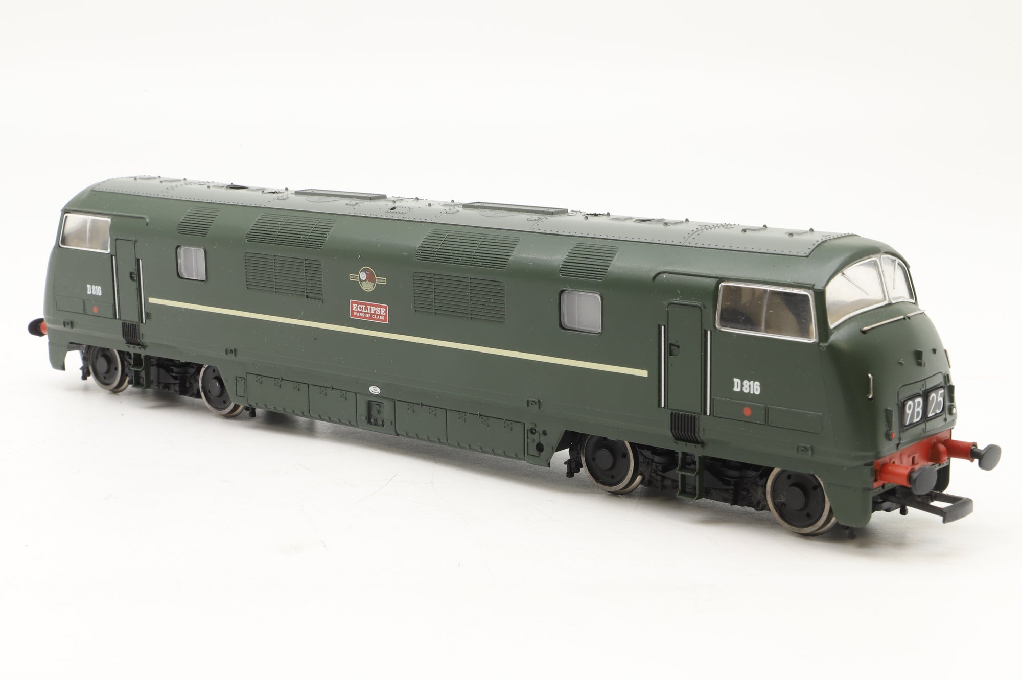 Bachmann OO 32-052 Class 42 Warship 'D816' 'Eclipse' BR Green
