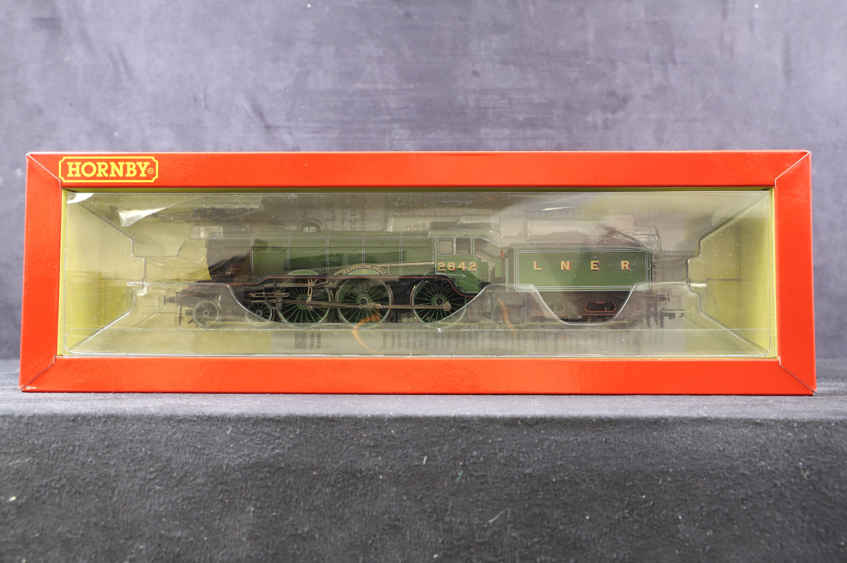 Hornby OO R3447 B17 &#39;Kilverstone Hall&#39; &#39;2842&#39; LNER