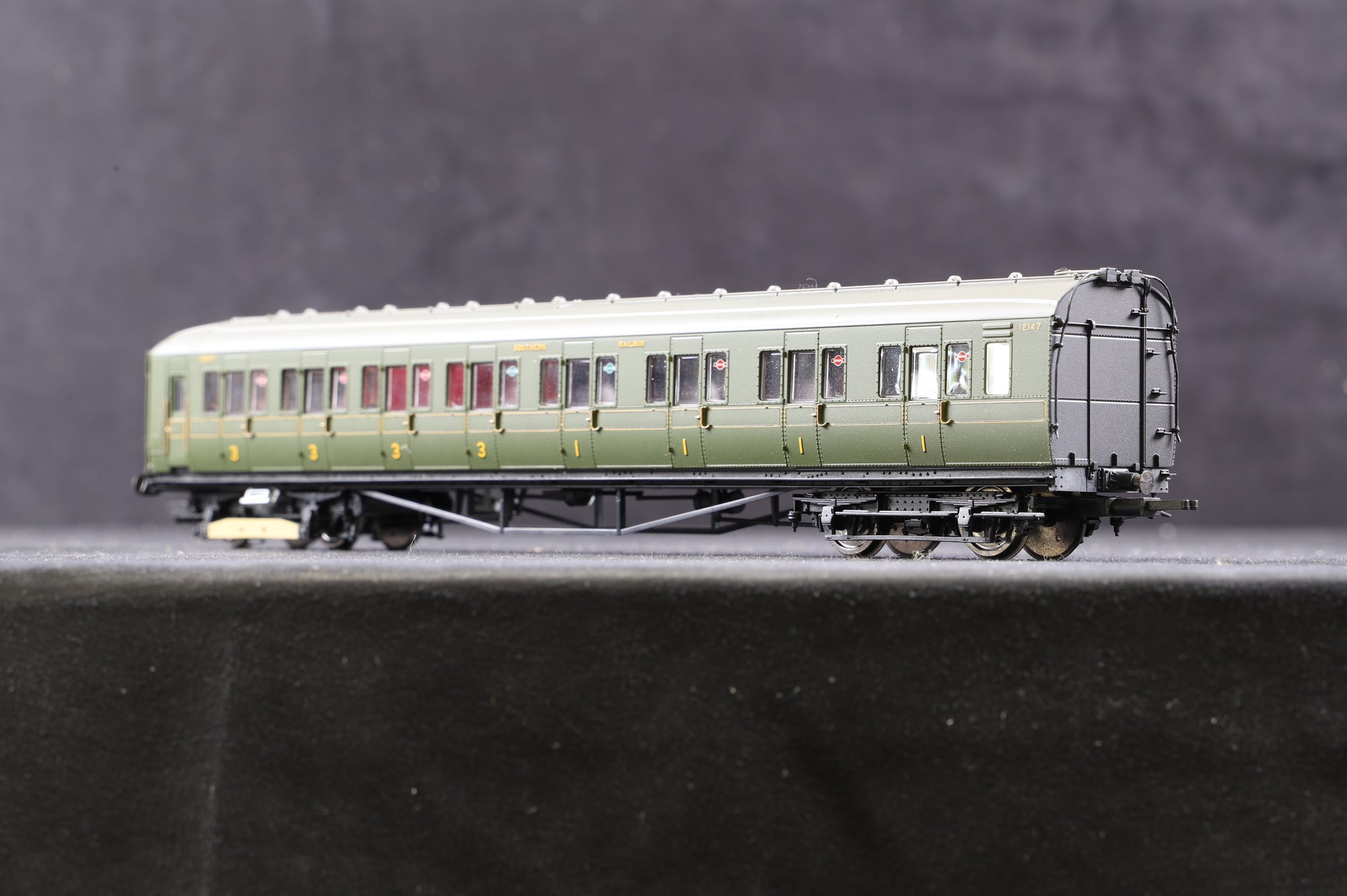 Hornby OO Southern Railway 2-BIL