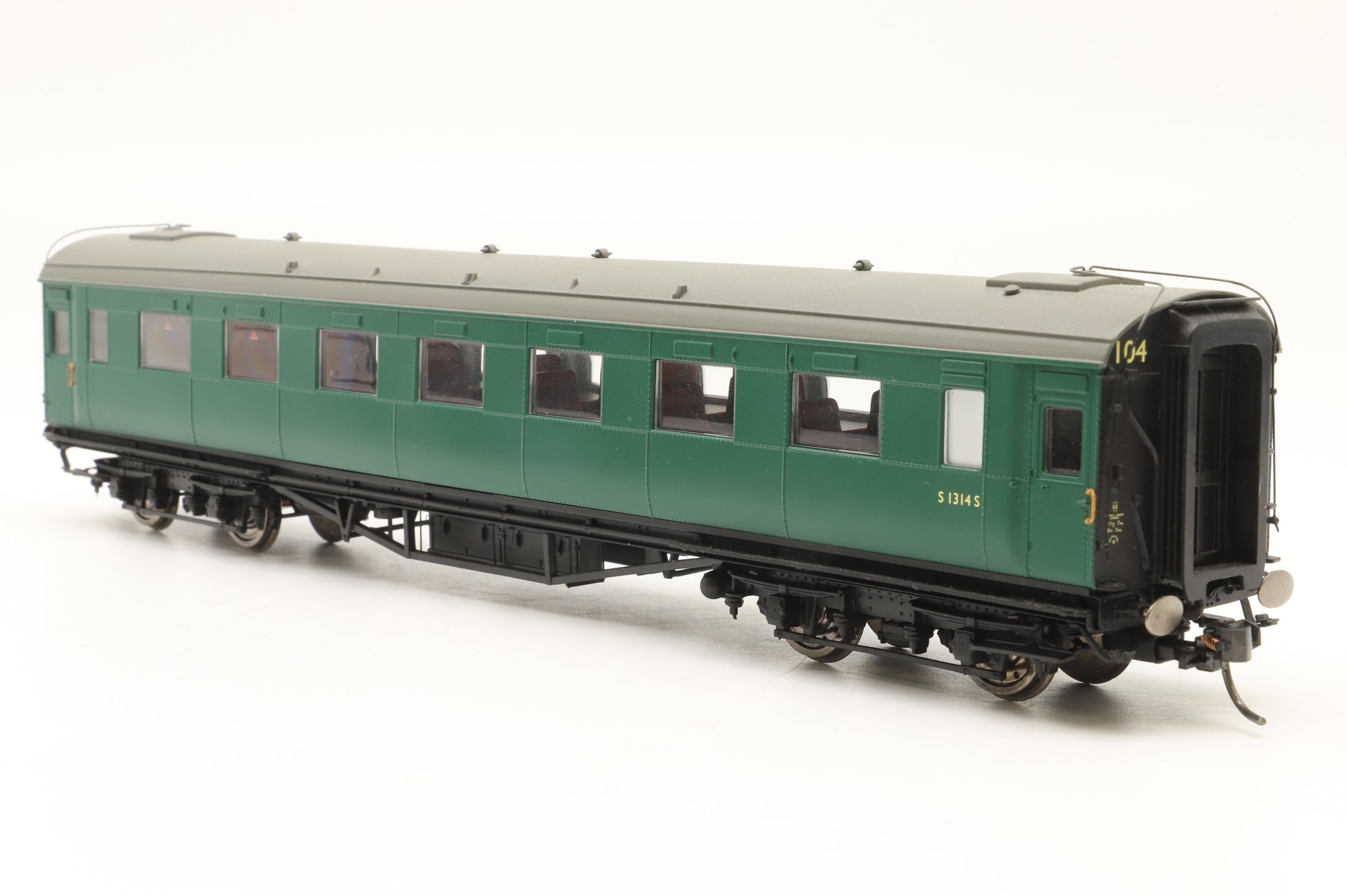 Hornby OO Rake Of 3 SR Green Coaches & CCT Van DCC Lights