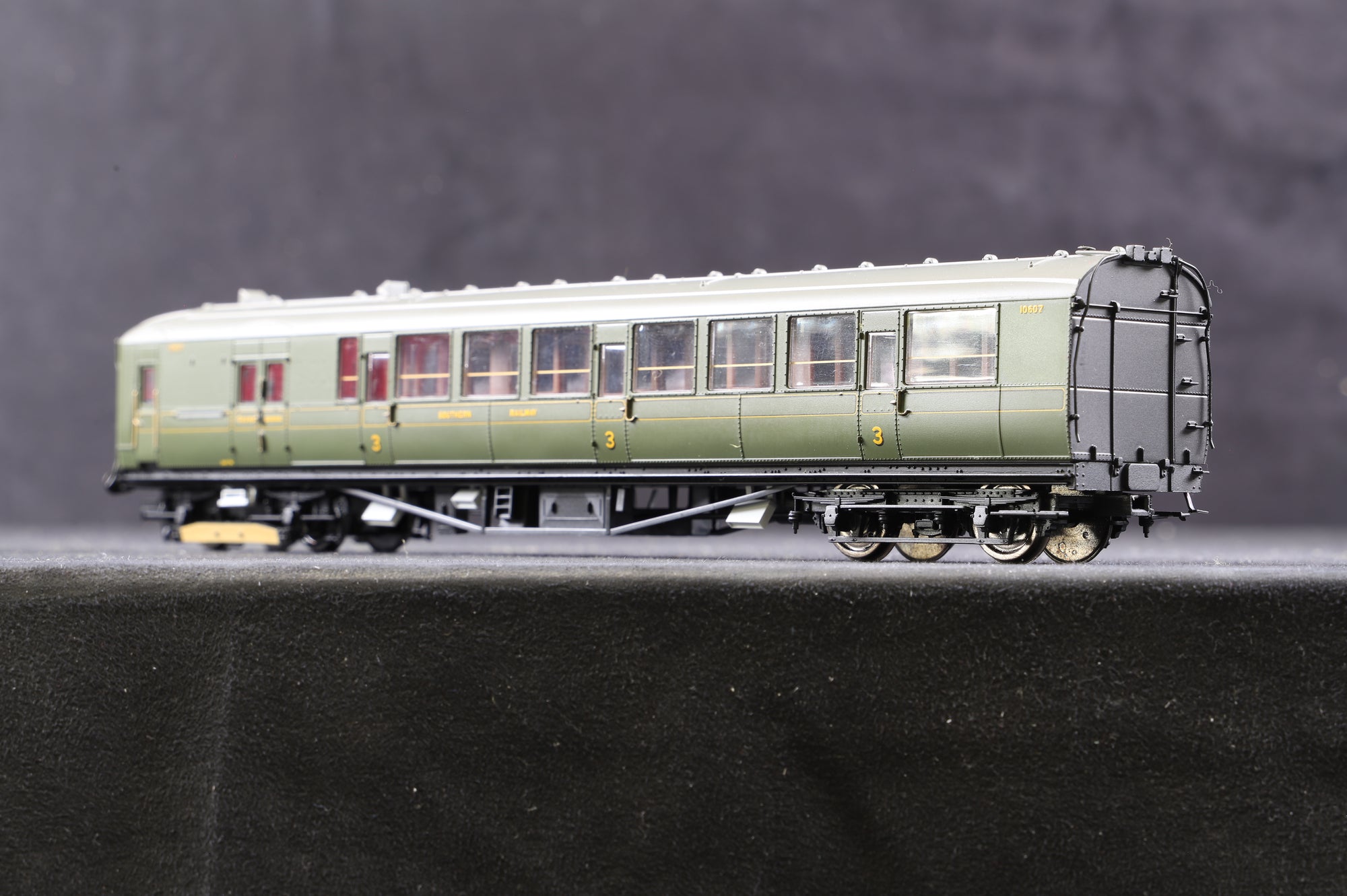 Hornby OO Southern Railway 2-BIL