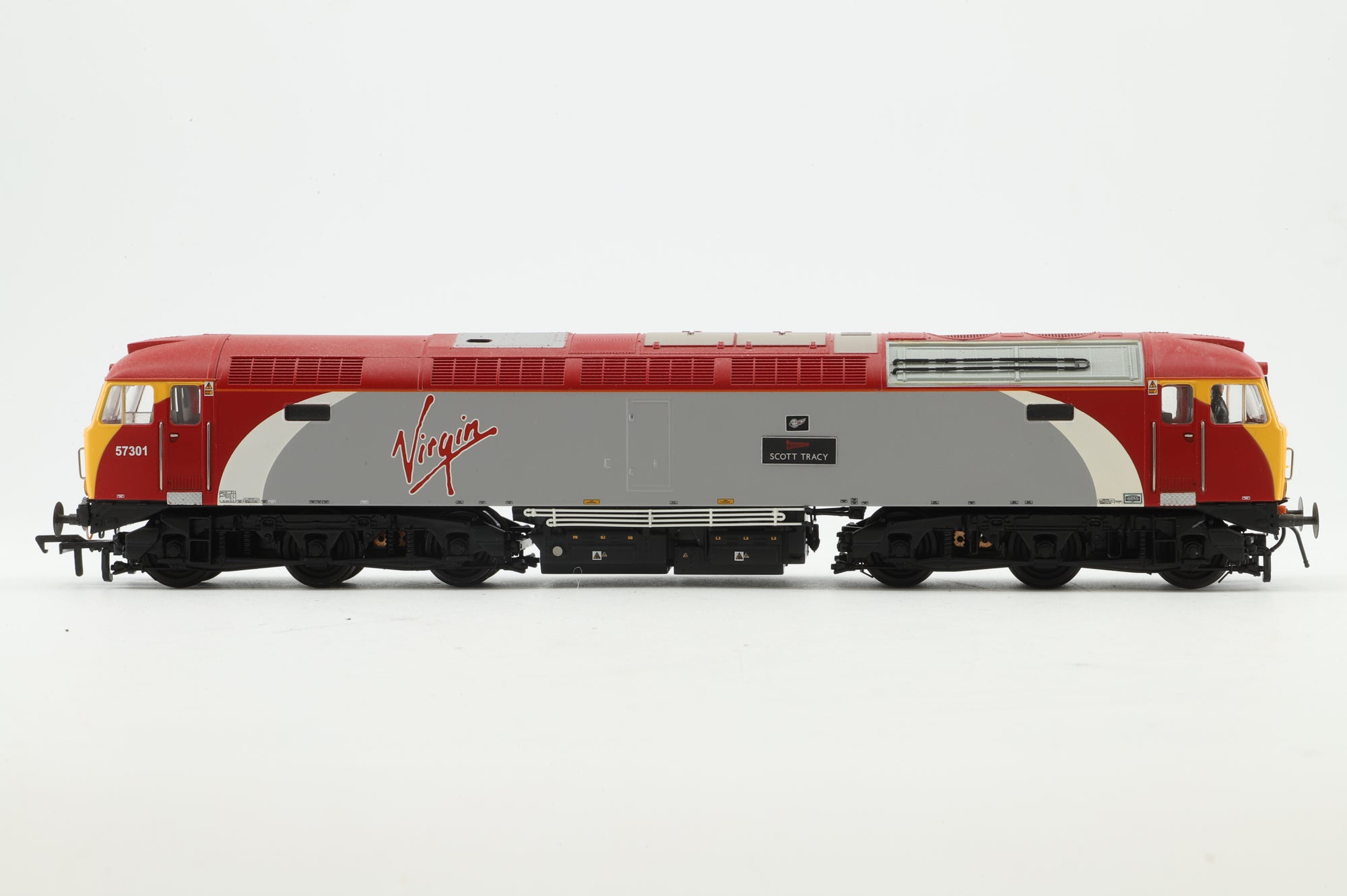 Bachmann OO 32-751 Class 57/0  Diesel '57301' 'Scott Tracy' Virgin Trains