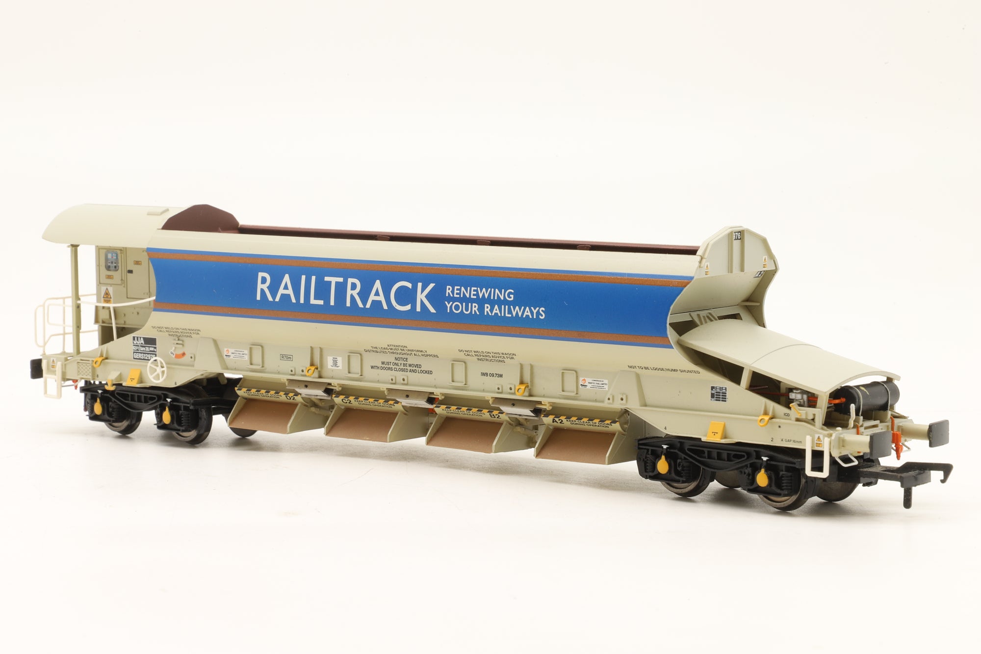 Bachmann OO 38-210 JJA Mk2 Auto-Ballaster Generator Unit in Railtrack Livery