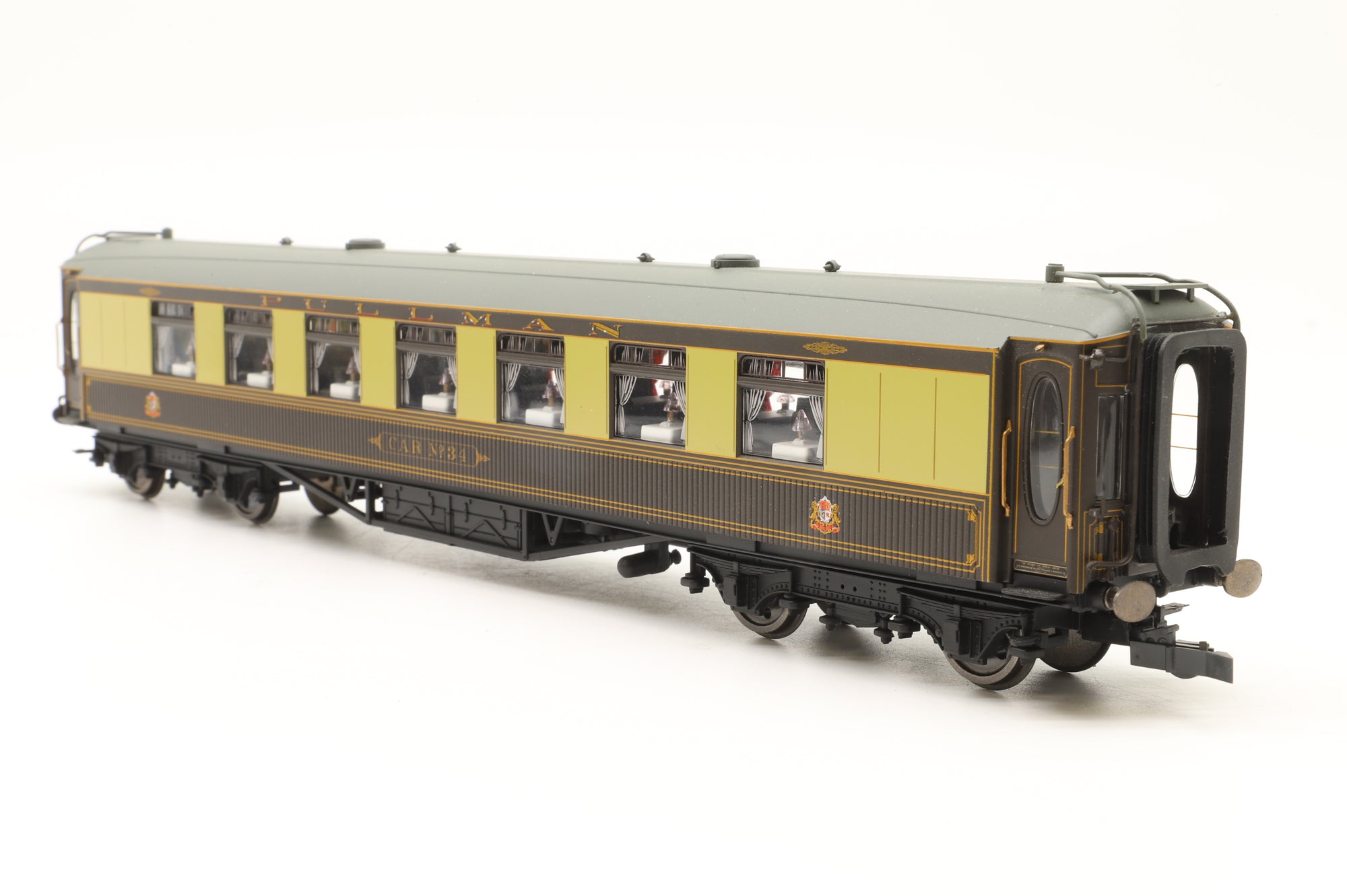 Hornby OO Rake Of 3 Pullman Coaches With Lighting