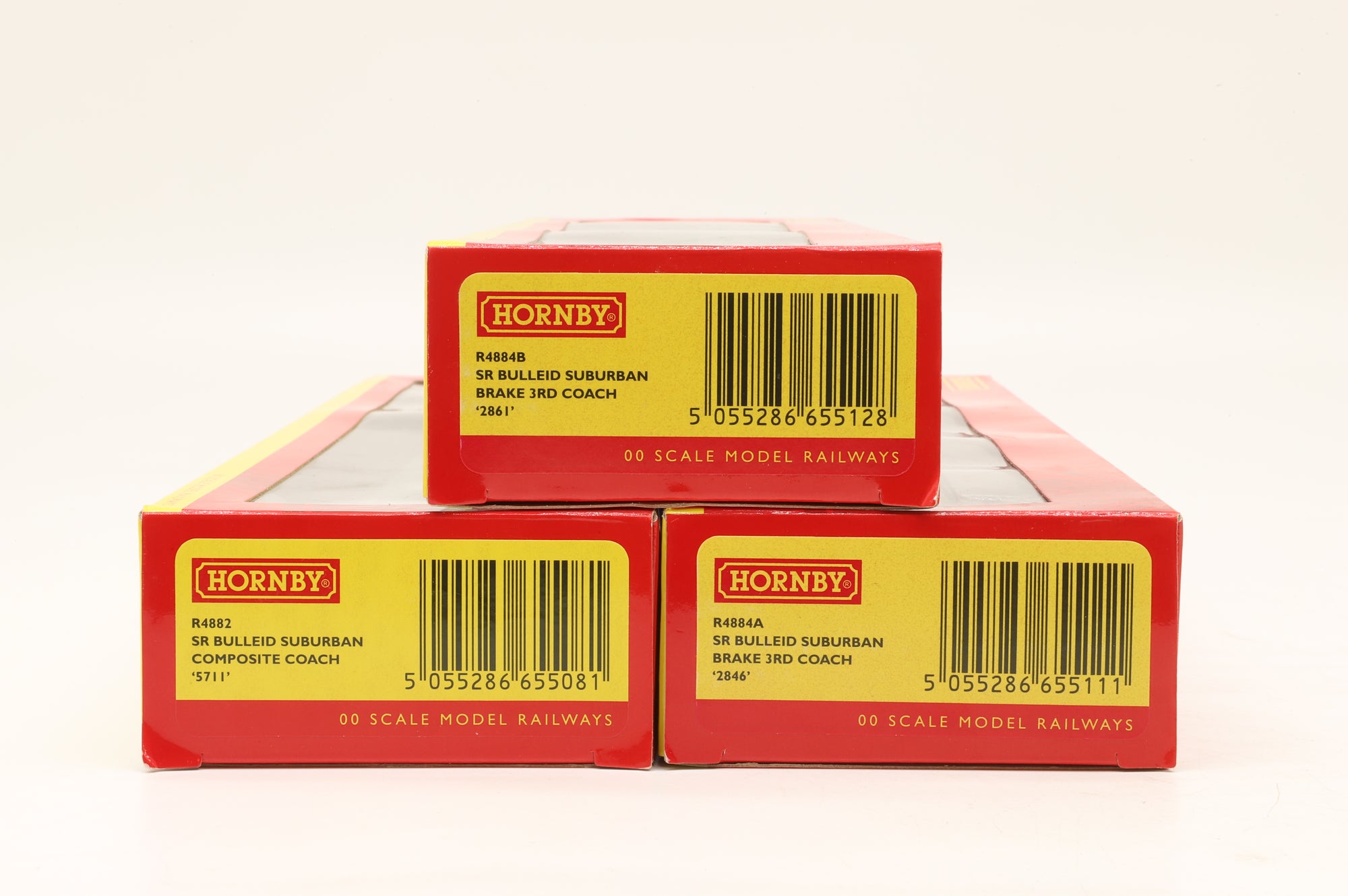 Hornby OO Rake Of 3 SR Bulleid Coaches Green Inc. R4884B, R4882 & R4884A