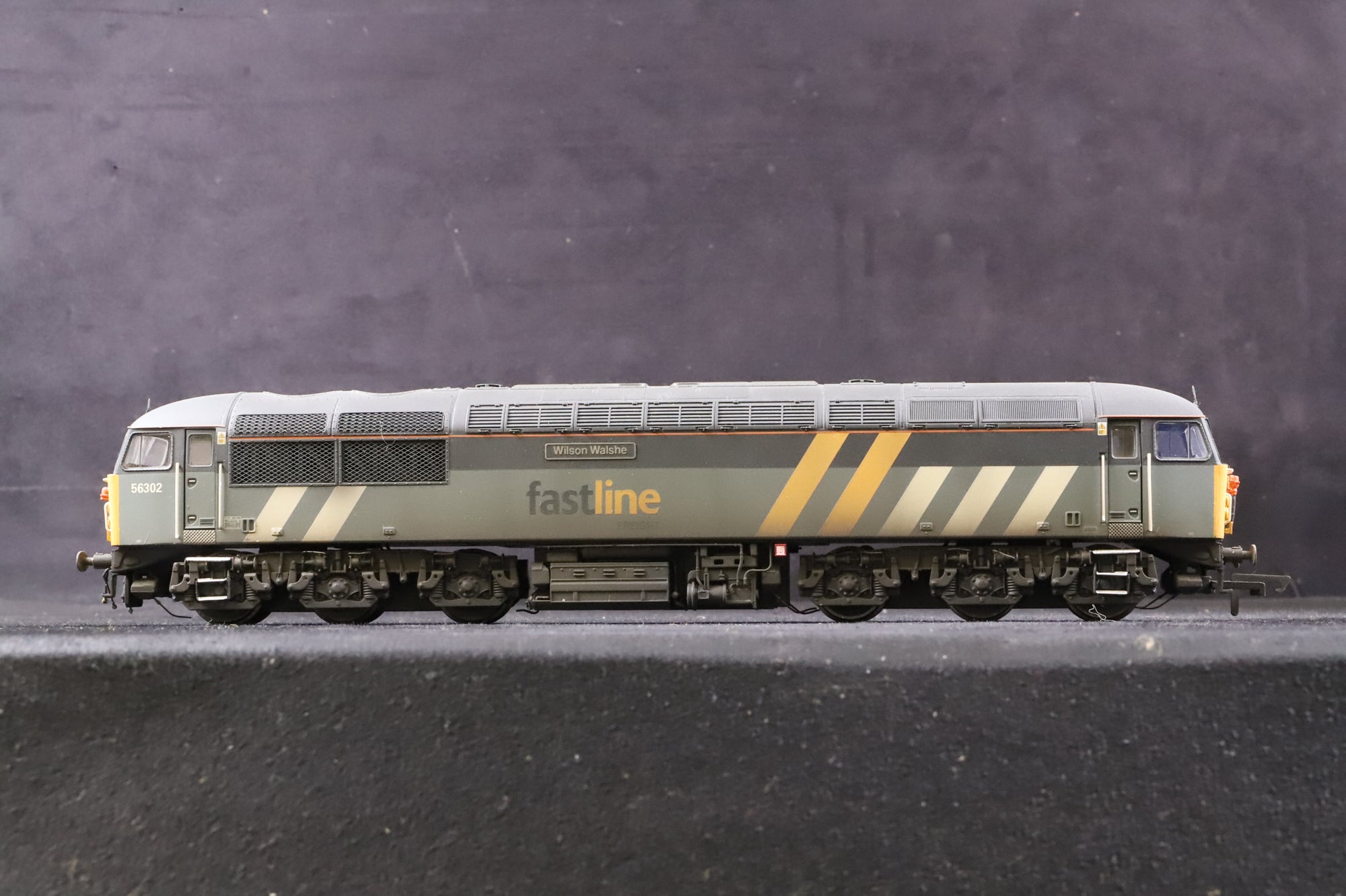 Hornby OO R2776 Class 56 56302 in Fastline Freight Livery - Weathered