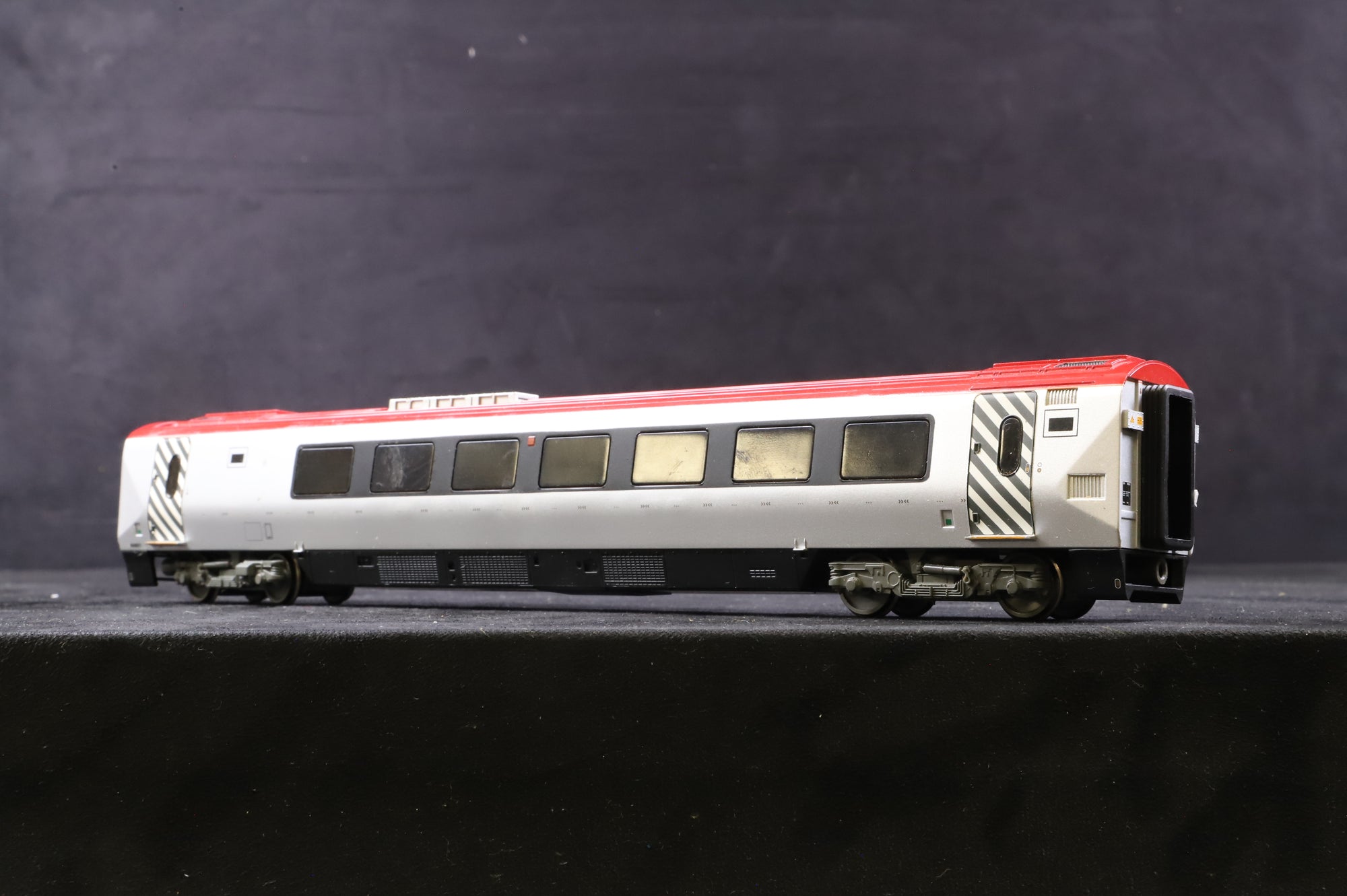Bachmann OO 32-626 Class 221 Virgin Voyager '221 101' 5 Car Tilt