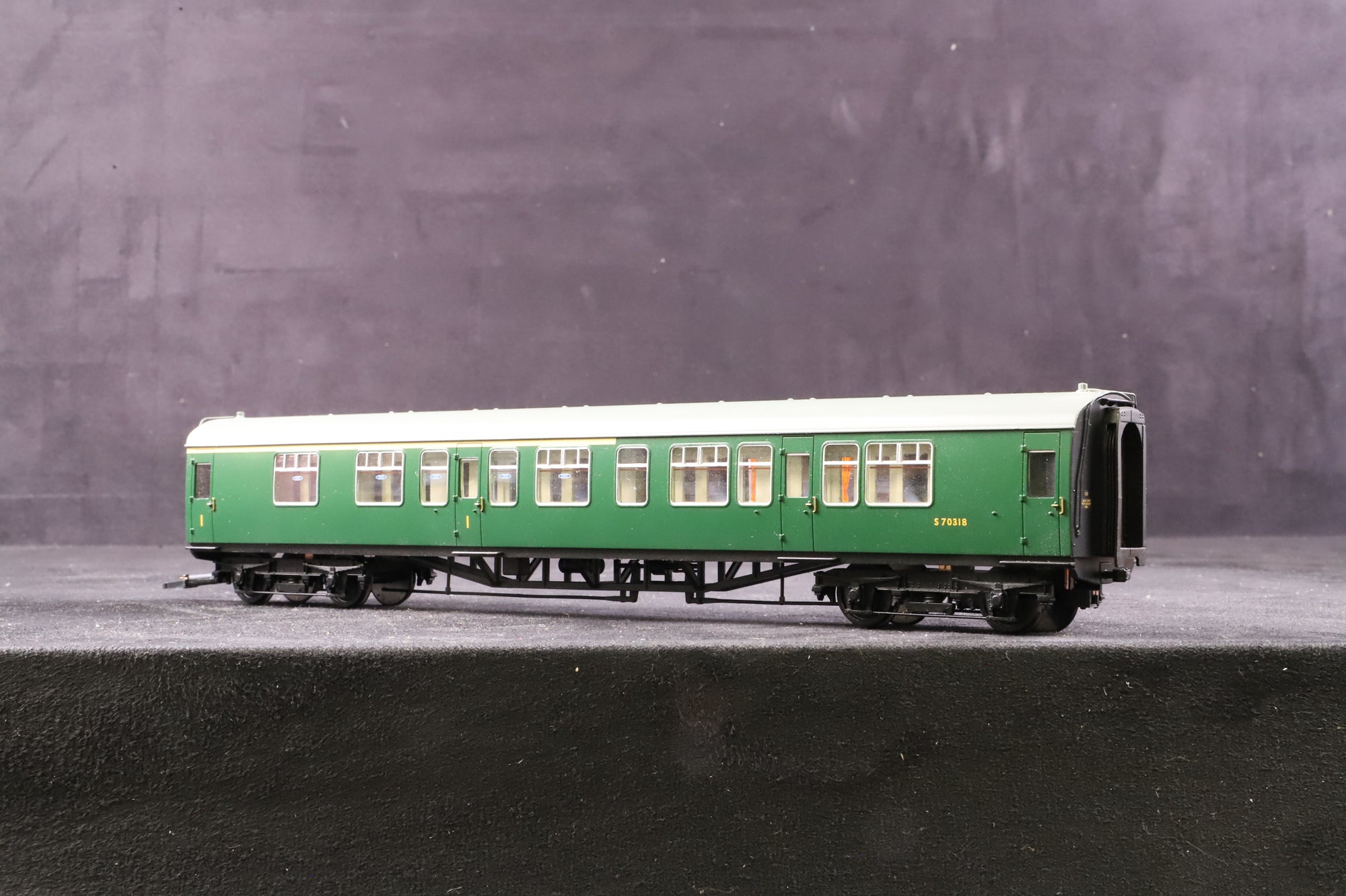 Bachmann OO 31-426 4CEP EMU 7126 in BR(S) Green