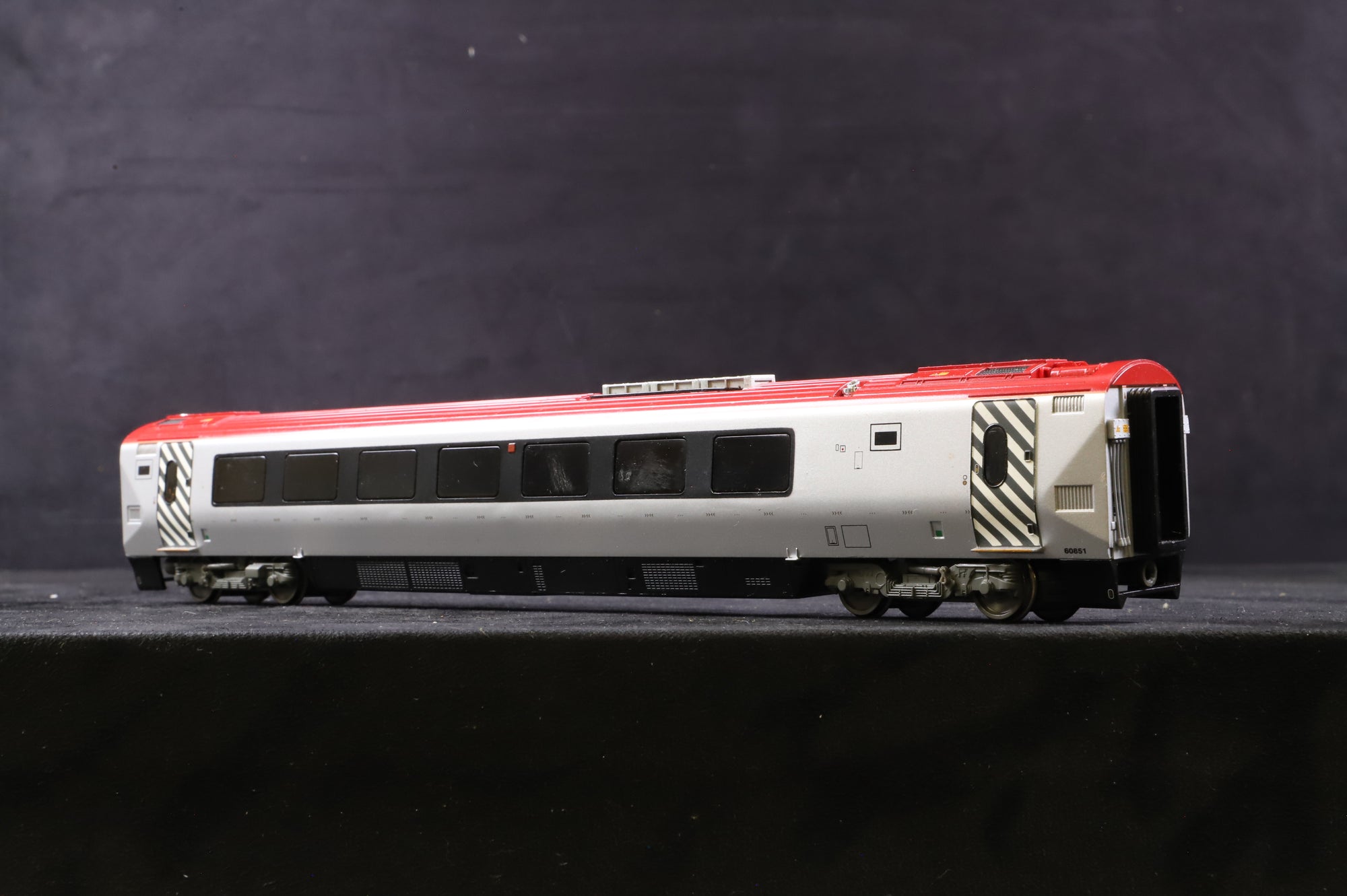 Bachmann OO 32-626 Class 221 Virgin Voyager '221 101' 5 Car Tilt